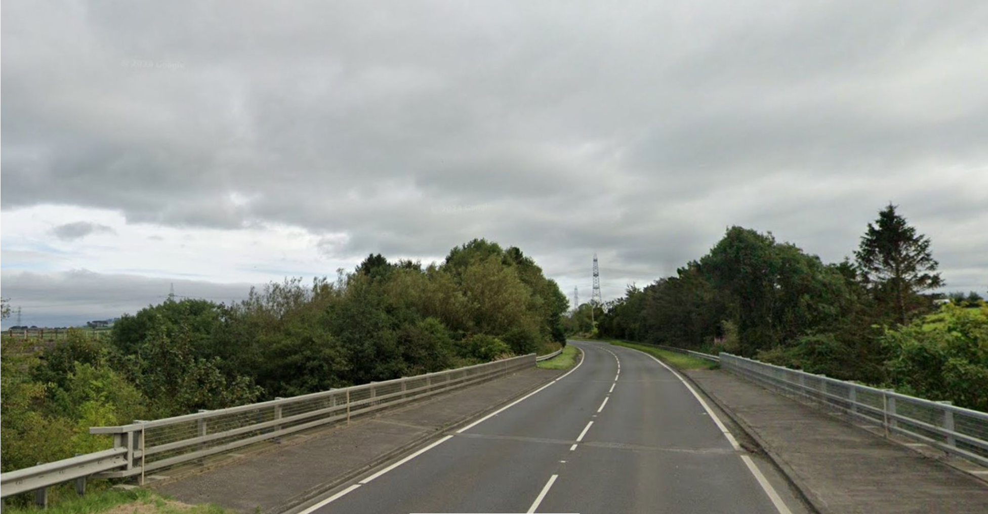 Paramedics rushed to the A76 at the bridge over Cessnock Water, near Hurlford, East Ayrshire
