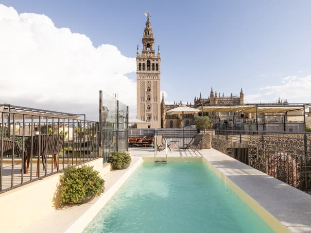 <p>Views don’t get much better than from the rooftop pool at EME Catedral Mercer</p>