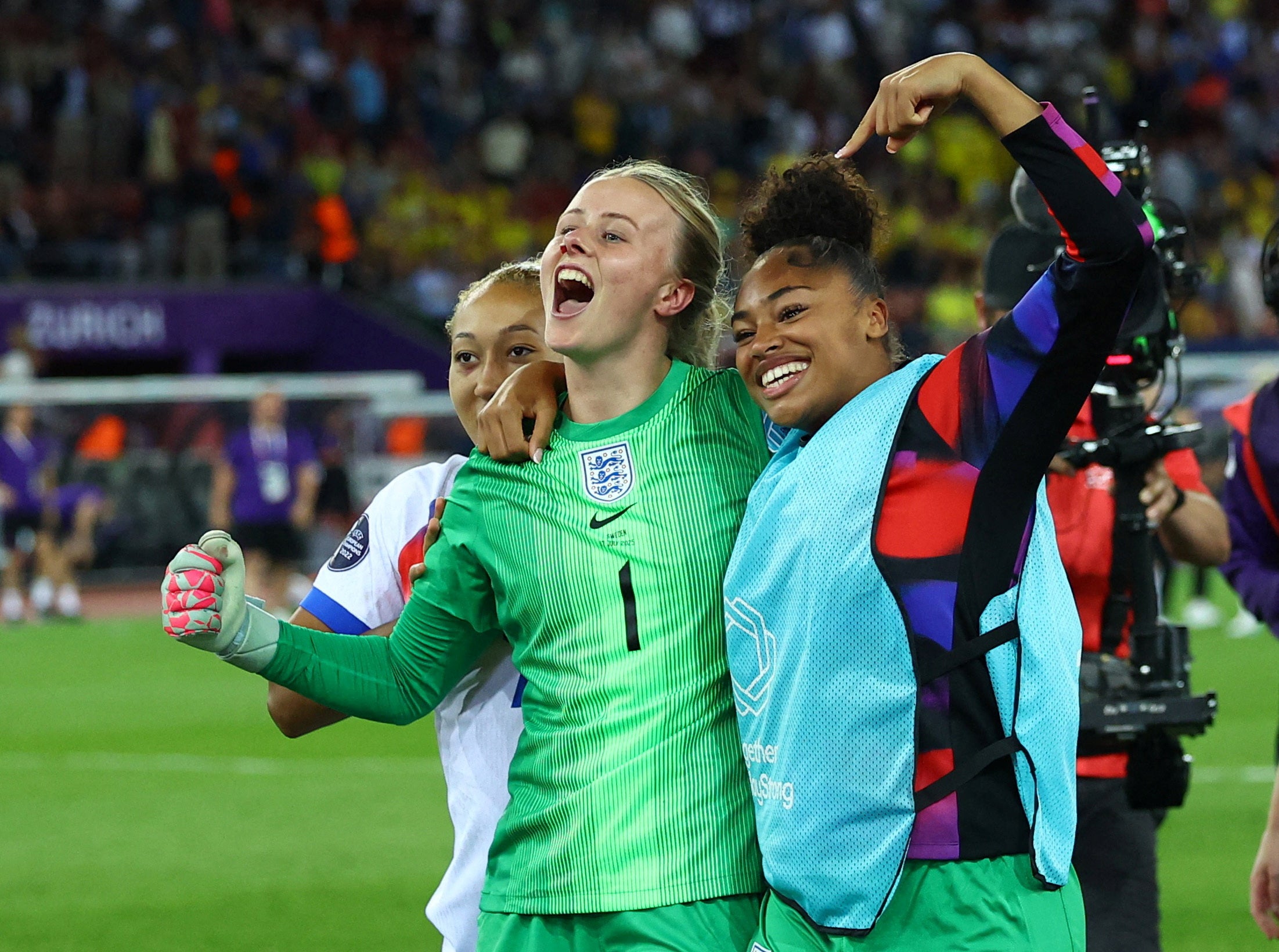 Hannah Hampton helped England win a penalty shootout to reach Euro 2025 semi-finals