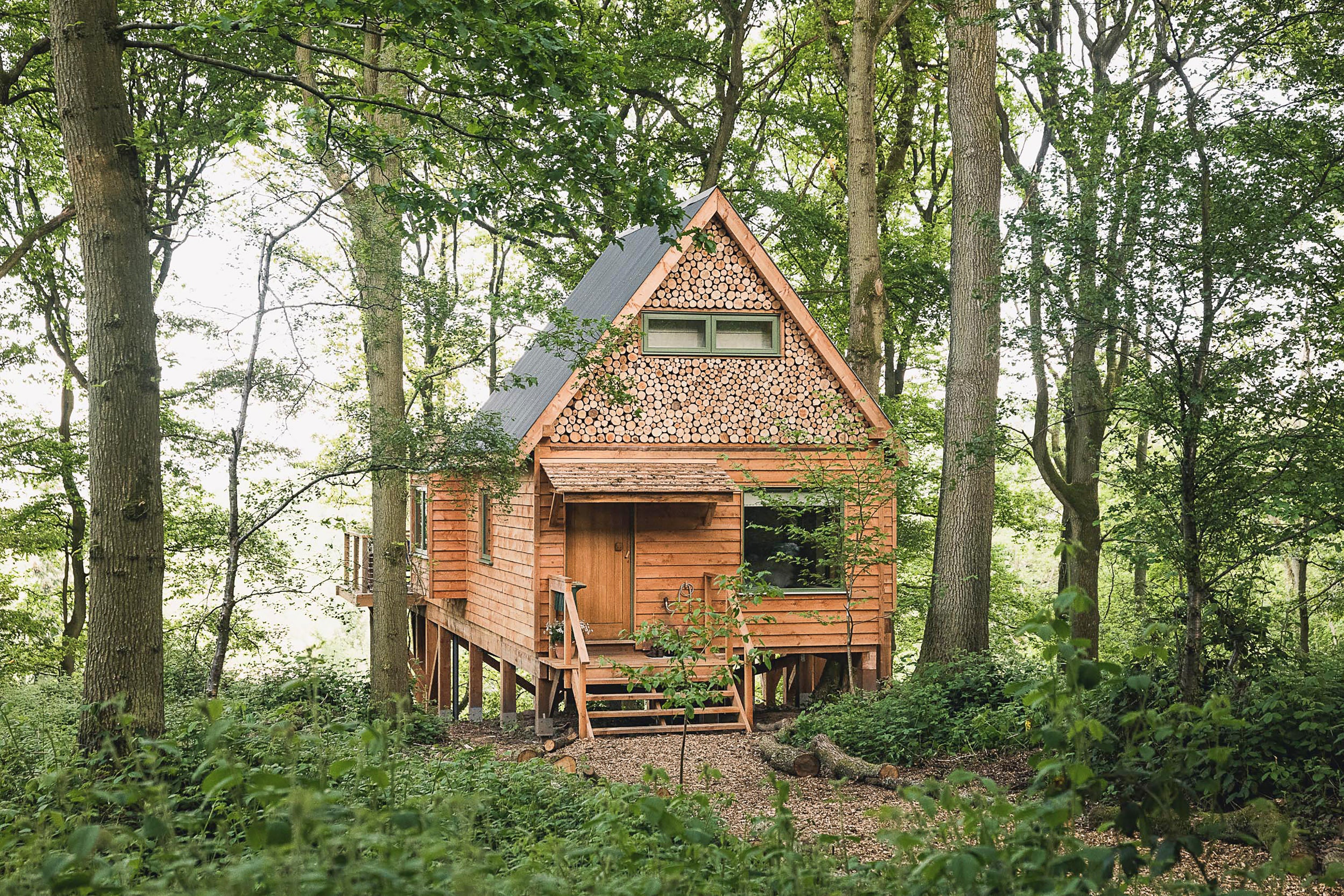 The Quist is an off-grid treehouse escape with gorgeous interiors, set in an 800-acre estate outside of Hereford