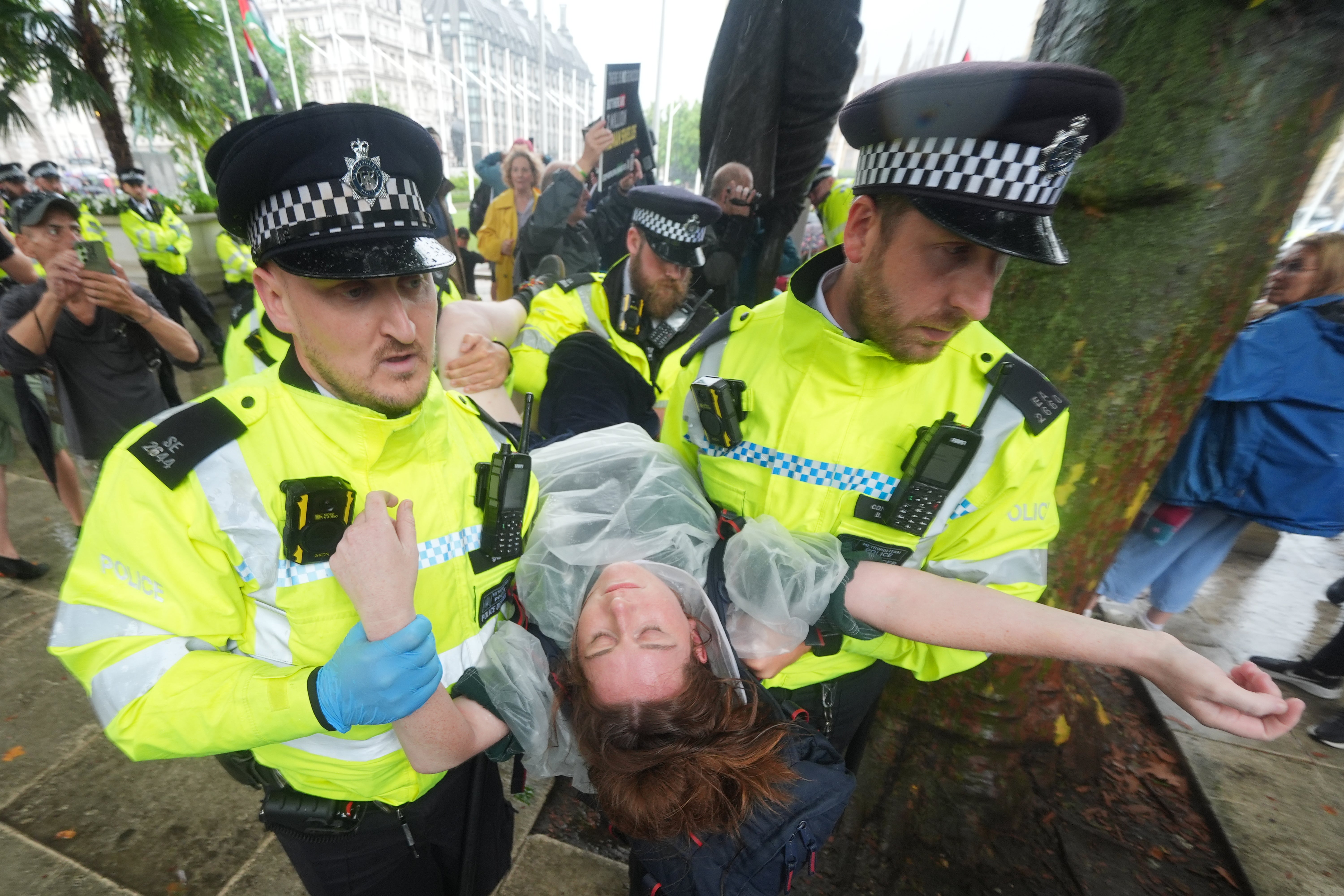 Metropolitan Police officers have warned anyone showing support for banned Palestine Action to expect to be arrested