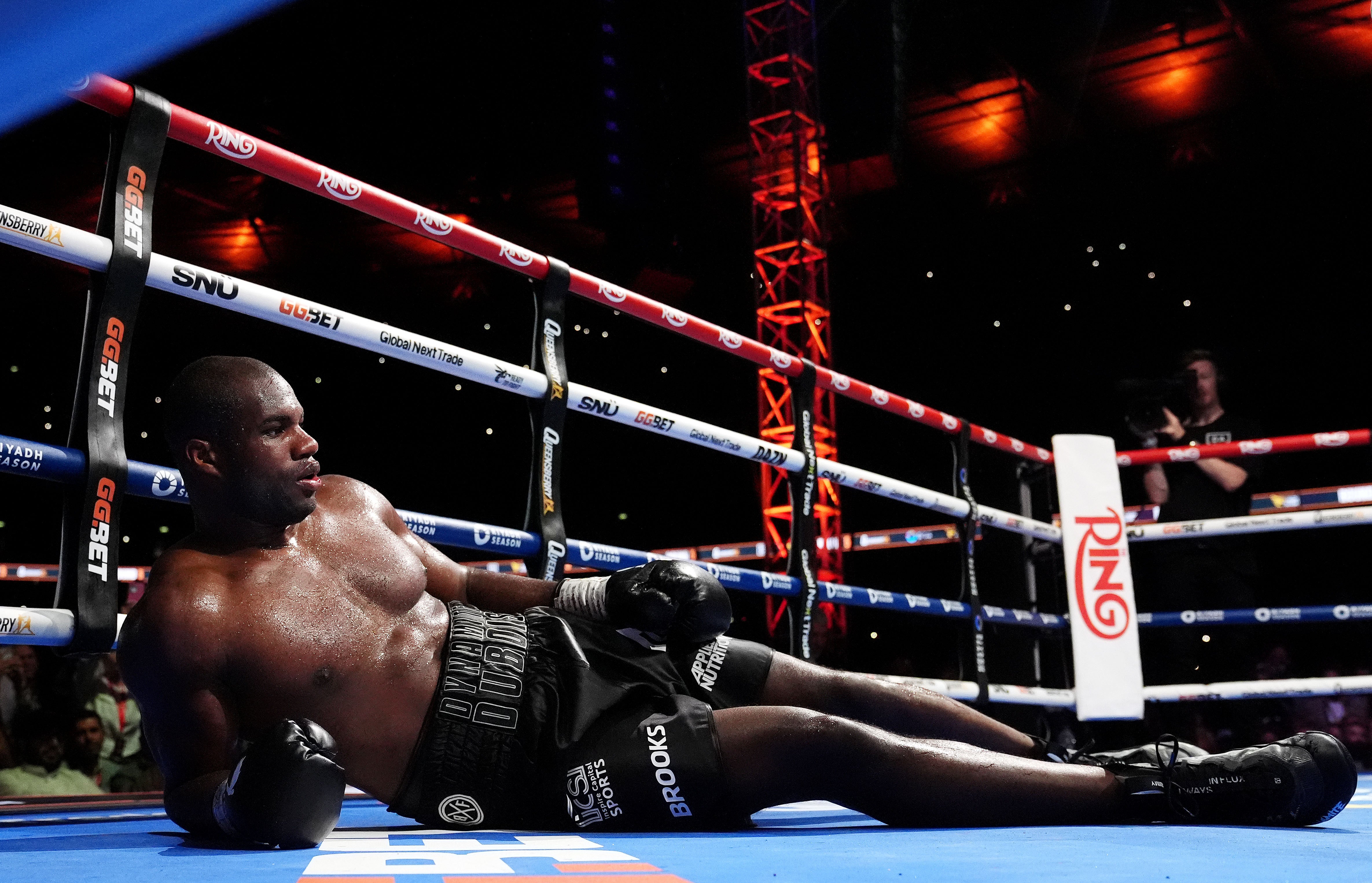 Dubois byl vyřazen v pátém kole poté, co byl převeden usyk