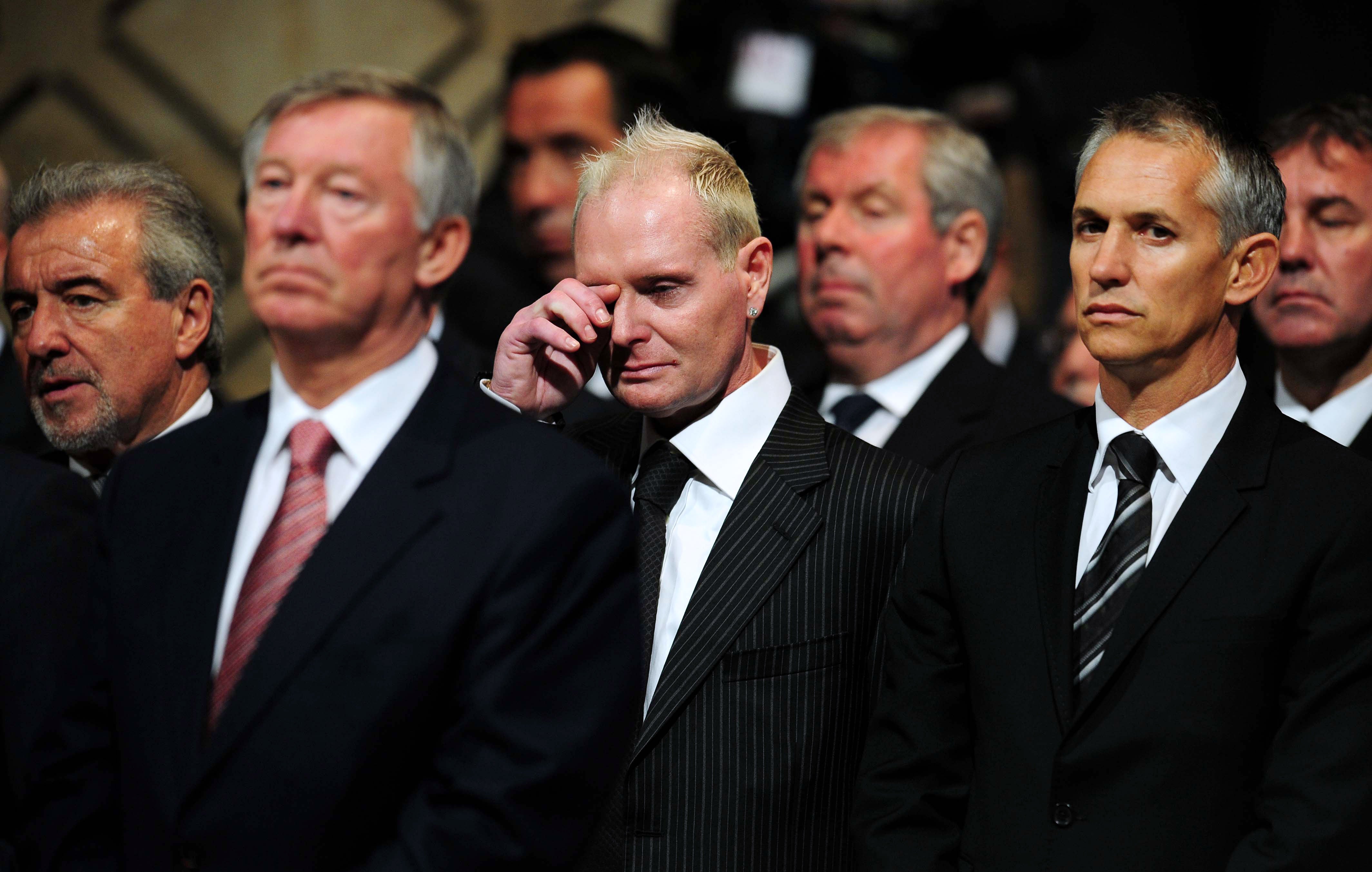 Terry Venables, Alex Ferguson, Gascoigne and Gary Lineker during a memorial service for Bobby Robson at Durham Cathedral in 2009