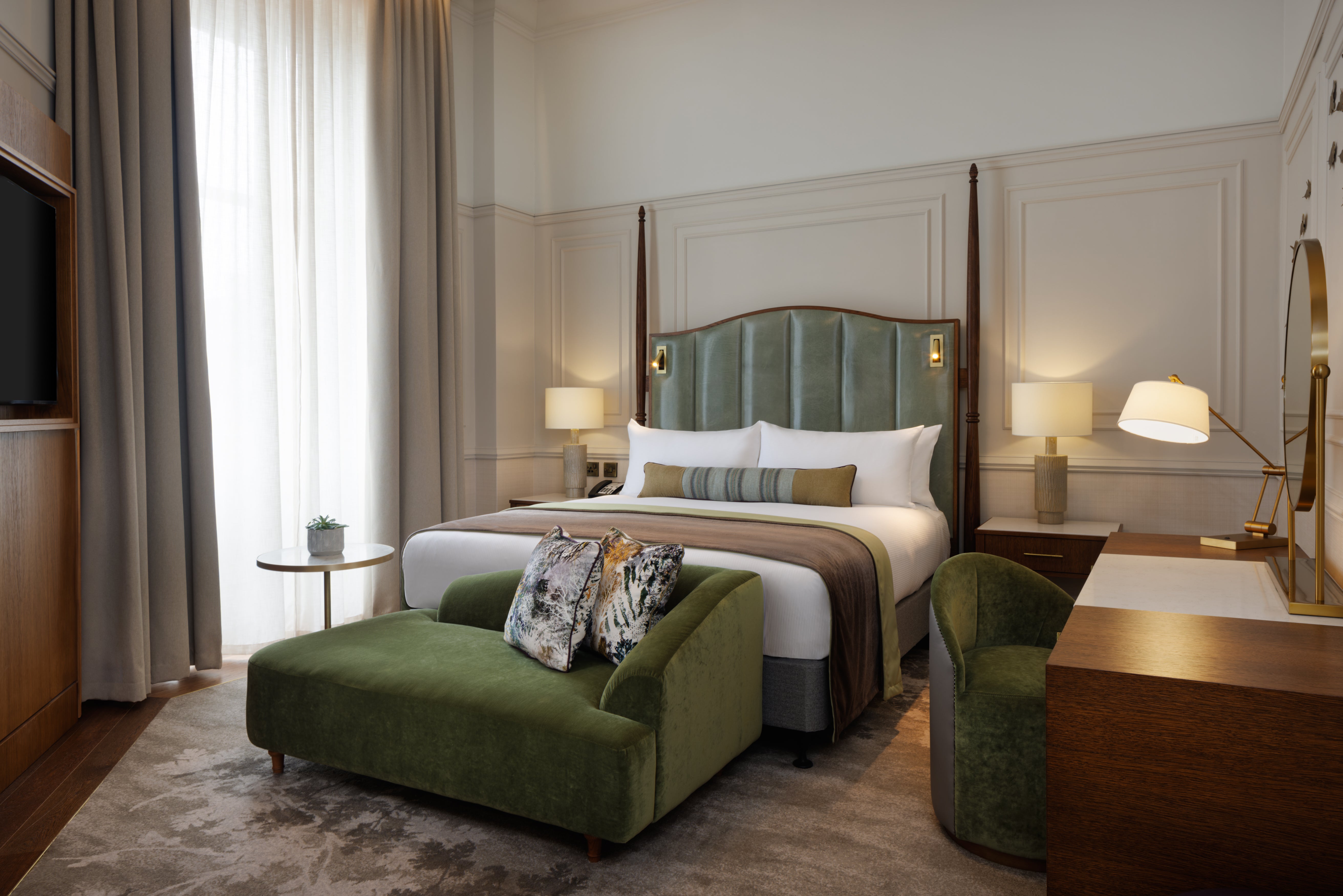 The Caledonian Edinburgh enjoys a pitch-perfect position next to the city’s castle