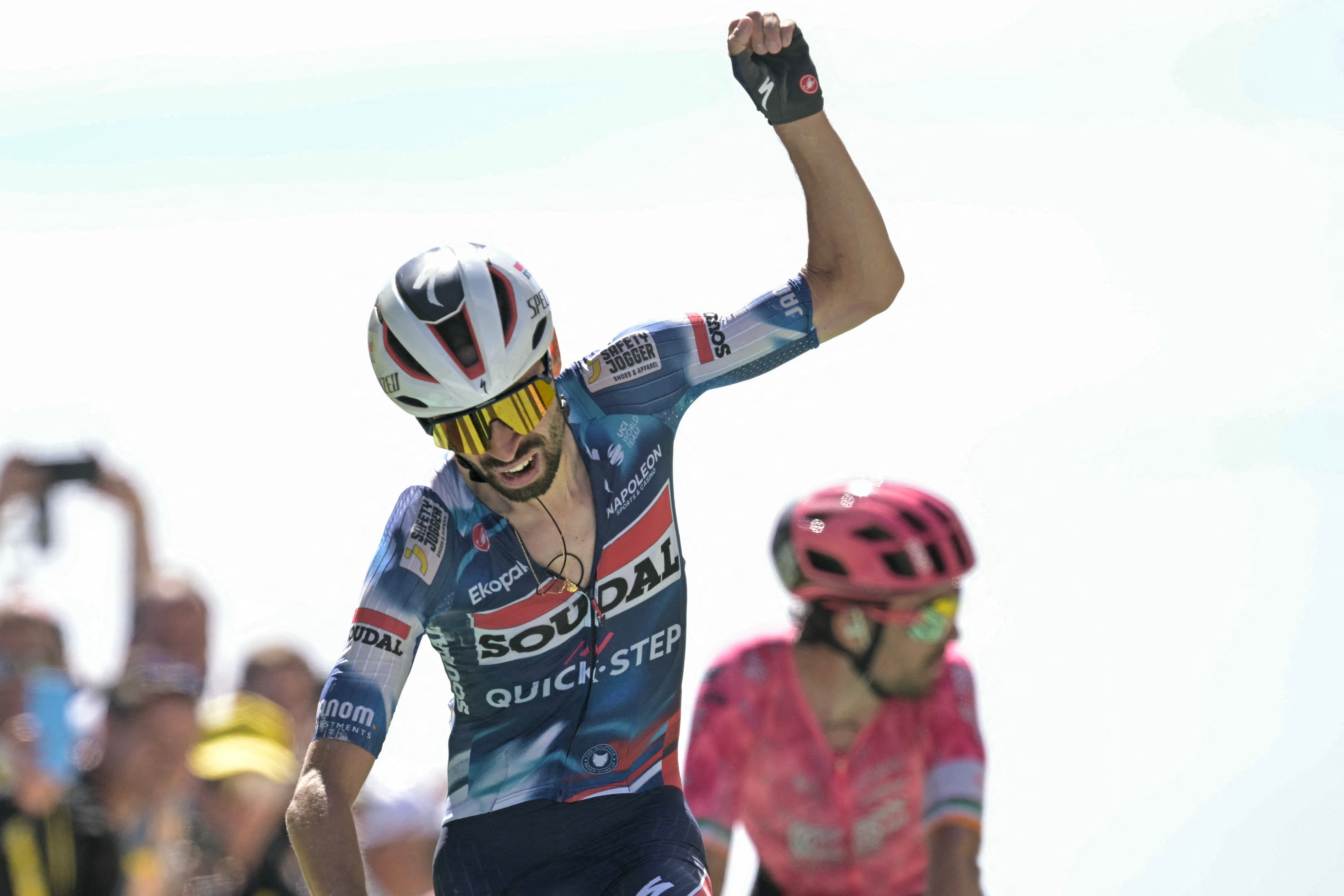 Paret-Peintre overcame Healy on the final turn leading to the finish on Mont Ventoux