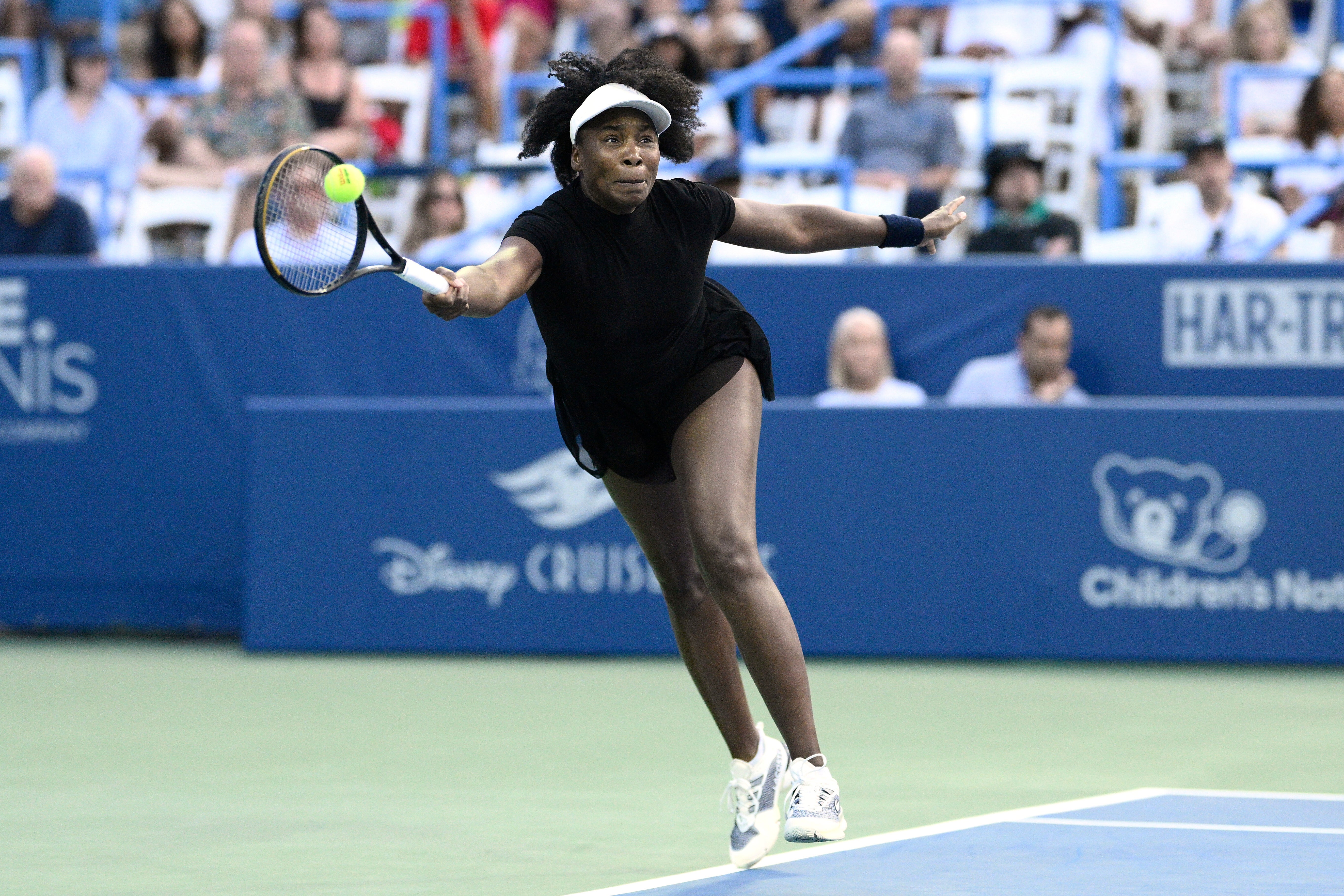 45-year-old Venus Williams becomes the oldest woman since Martina Navratilova to win a match
