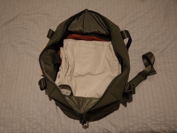 Somewhere the ace holdall