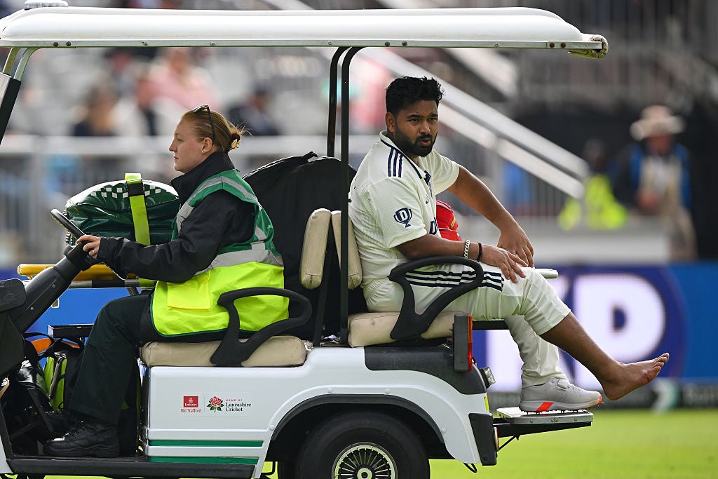 Rishabh Pant leaves the field after suffering a foot injury