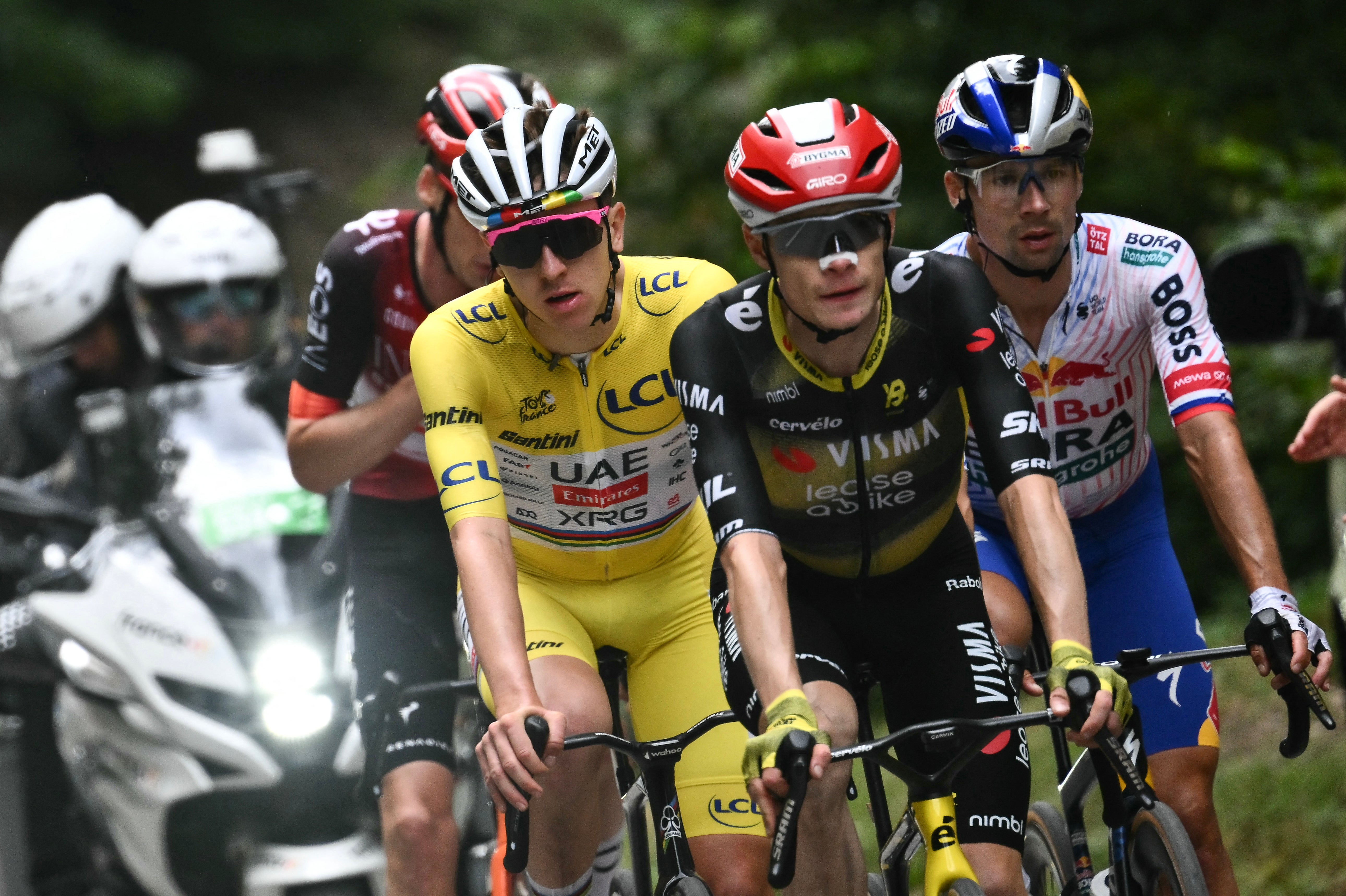 Pogacar and Vingegaard were once again inseparable until the uppermost slopes of the final climb