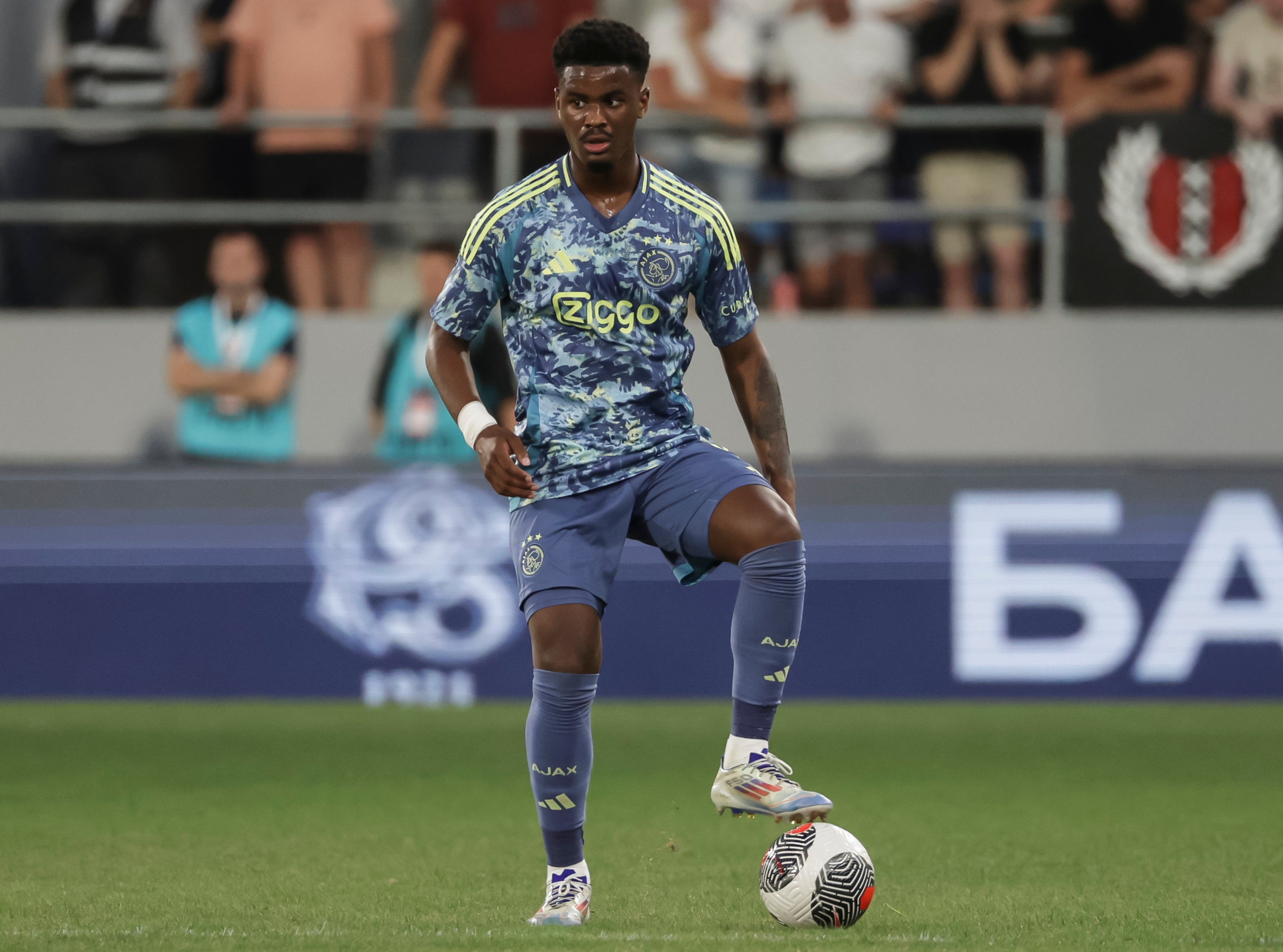 The agent of Dutch defender Jorrel Hato has revealed that ‘Chelsea have contacted Ajax’ over a deal for the 19-year-old.