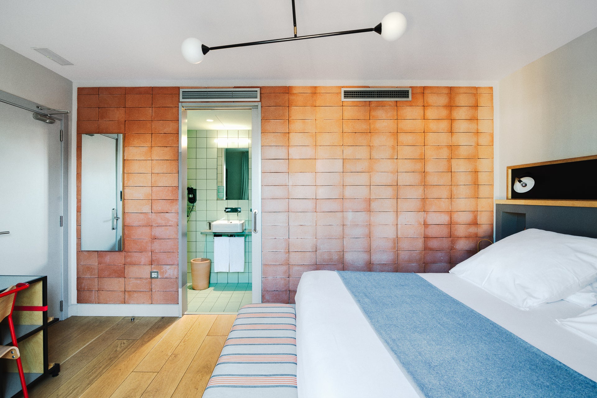 Food lovers seeking an area with many tapas bars will find a place to call home for a few nights at Hotel Brummell