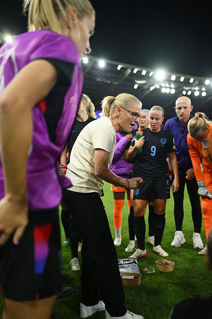Wiegman gives her team talk before the start of extra time against Italy