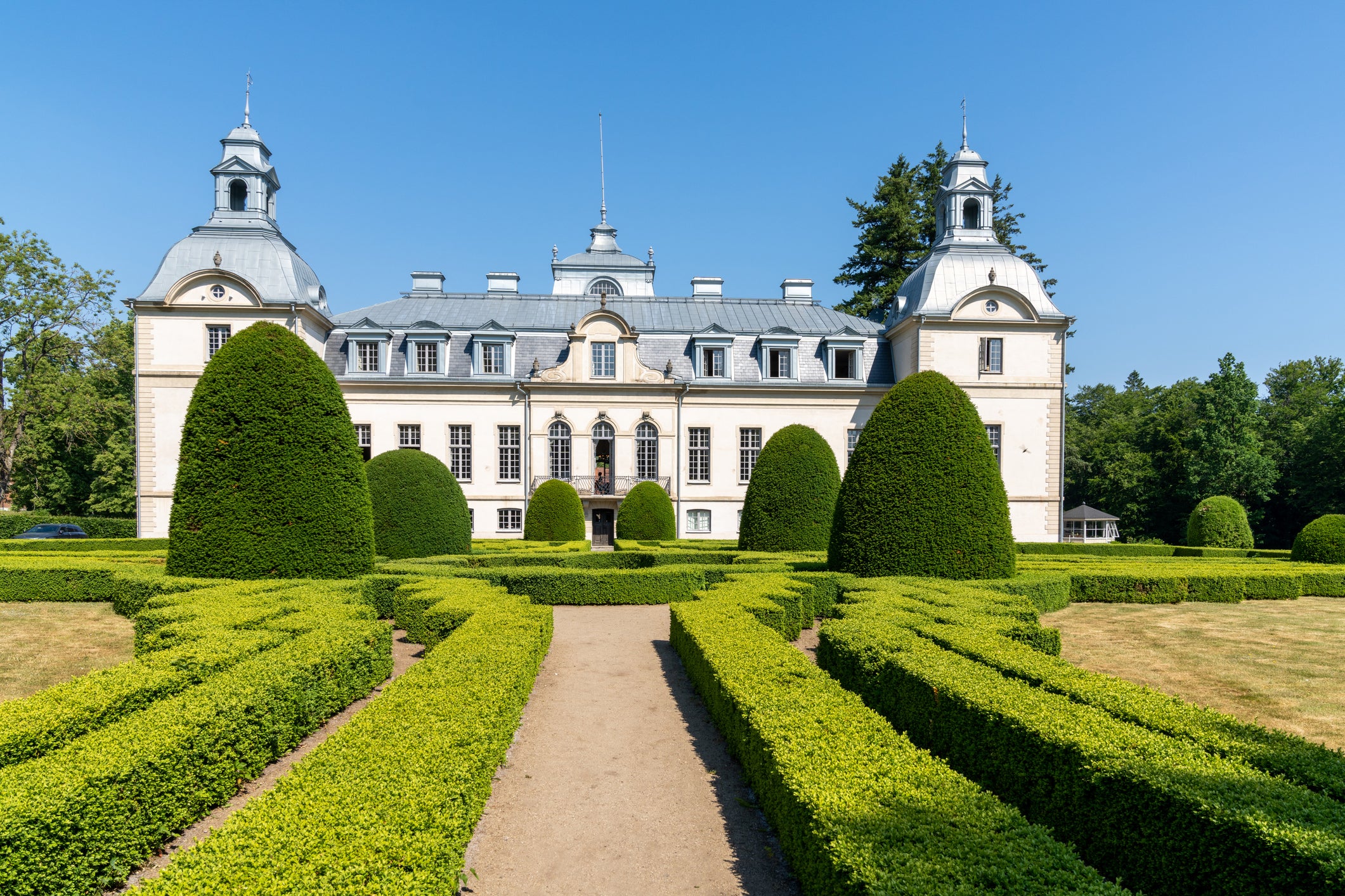 Kronovall Castle dates to 1760, but was renovated in the 19th century in the French Baroque style