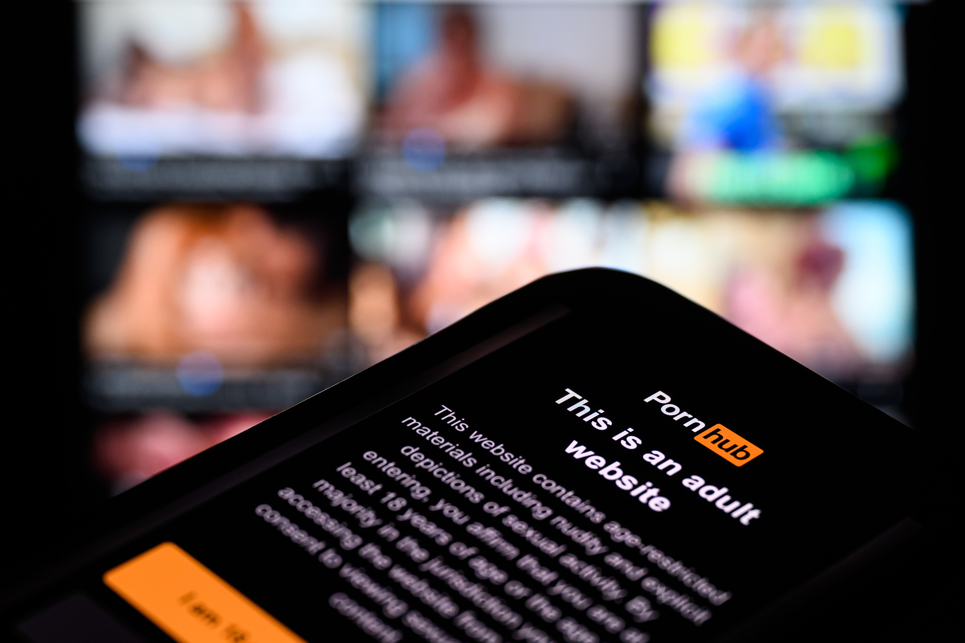 The age-restriction warning on the porn site PornHub on a screen in London, on 16 January, 2025, before the latest age verification checks came into force