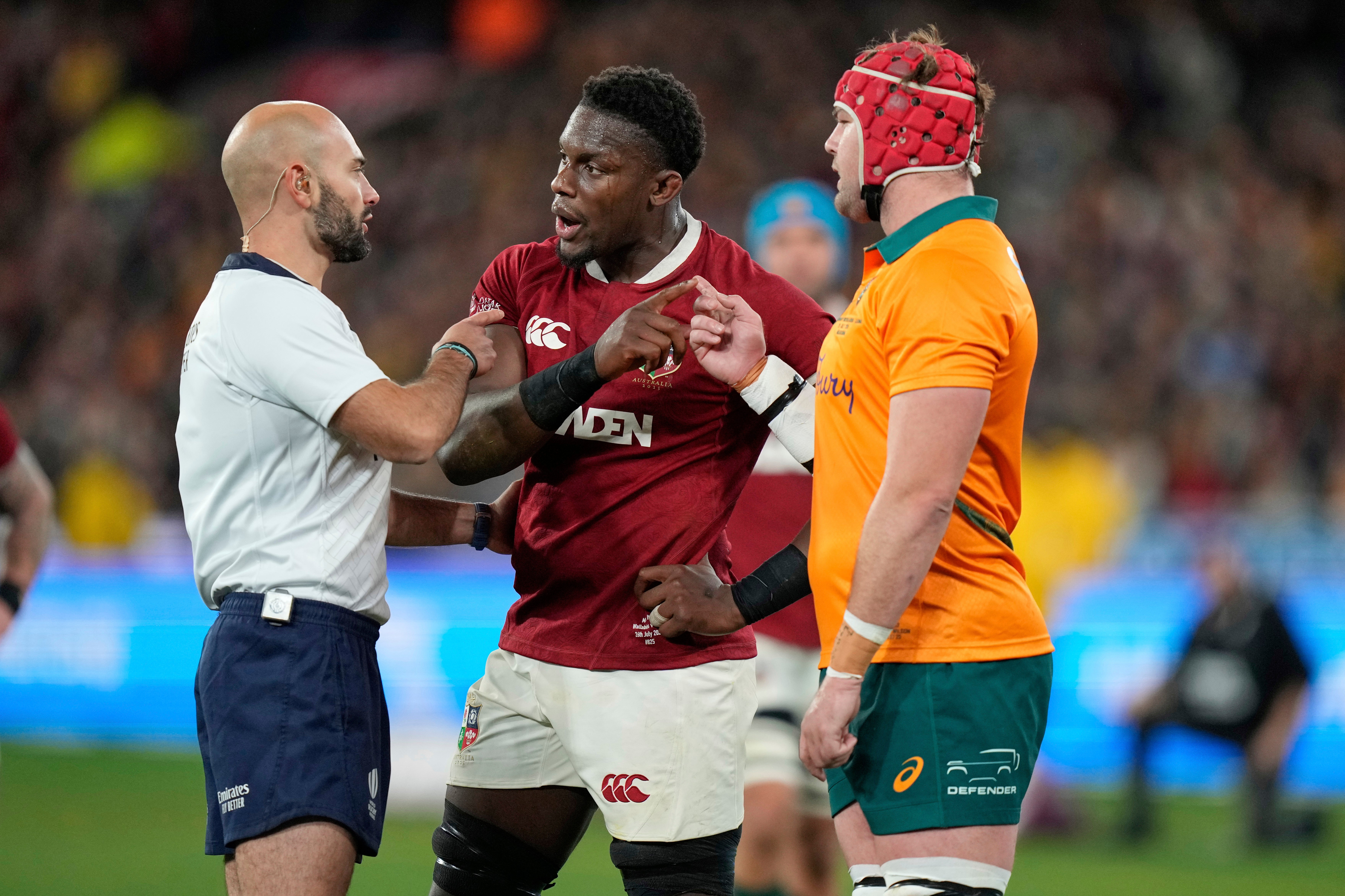 Klidné vedení Maro Itoje (centrum) byl oceněn hlavním trenérem Lions Andy Farrell