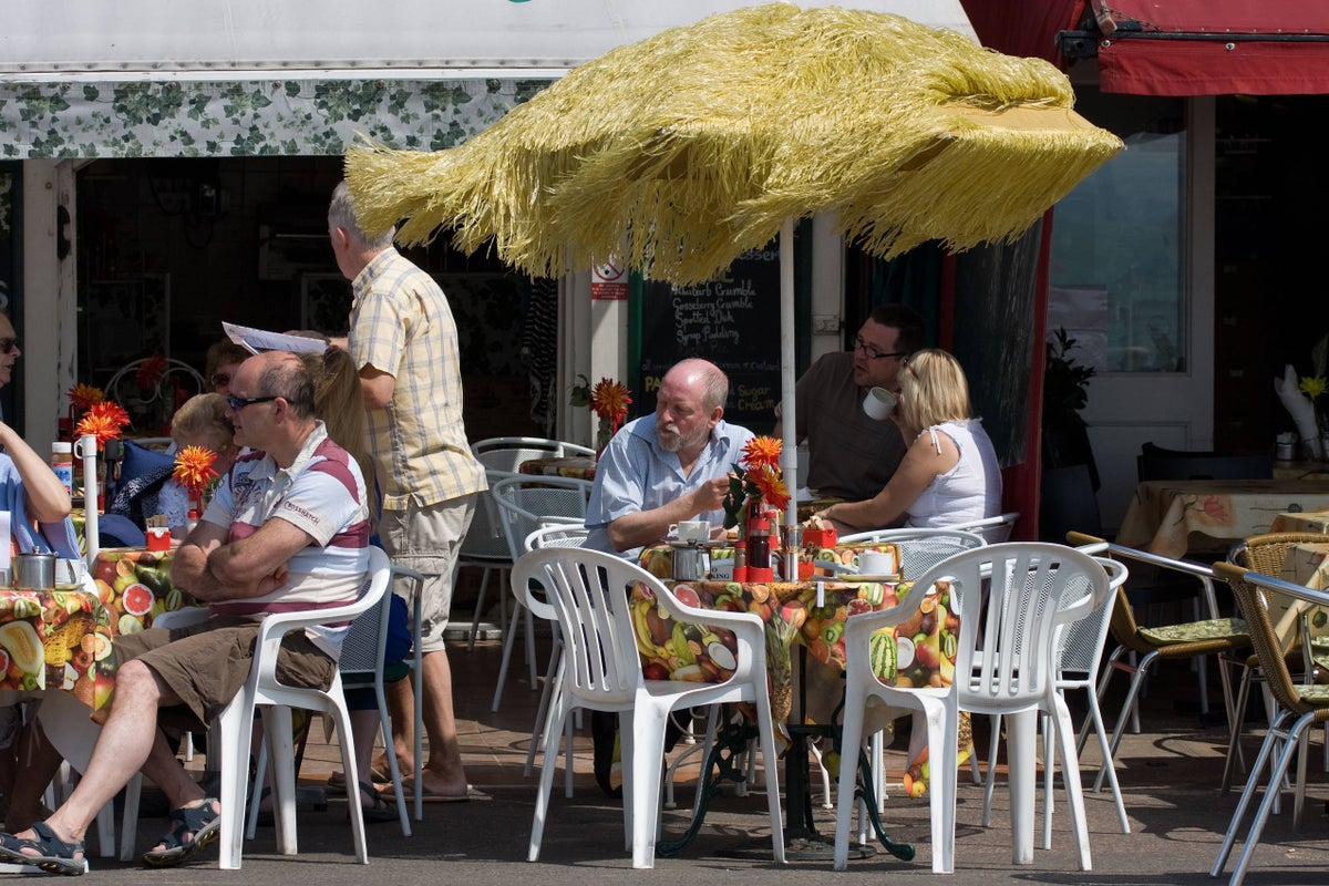 Ministers seek to overhaul rules to make it easier to open pubs and music venues
