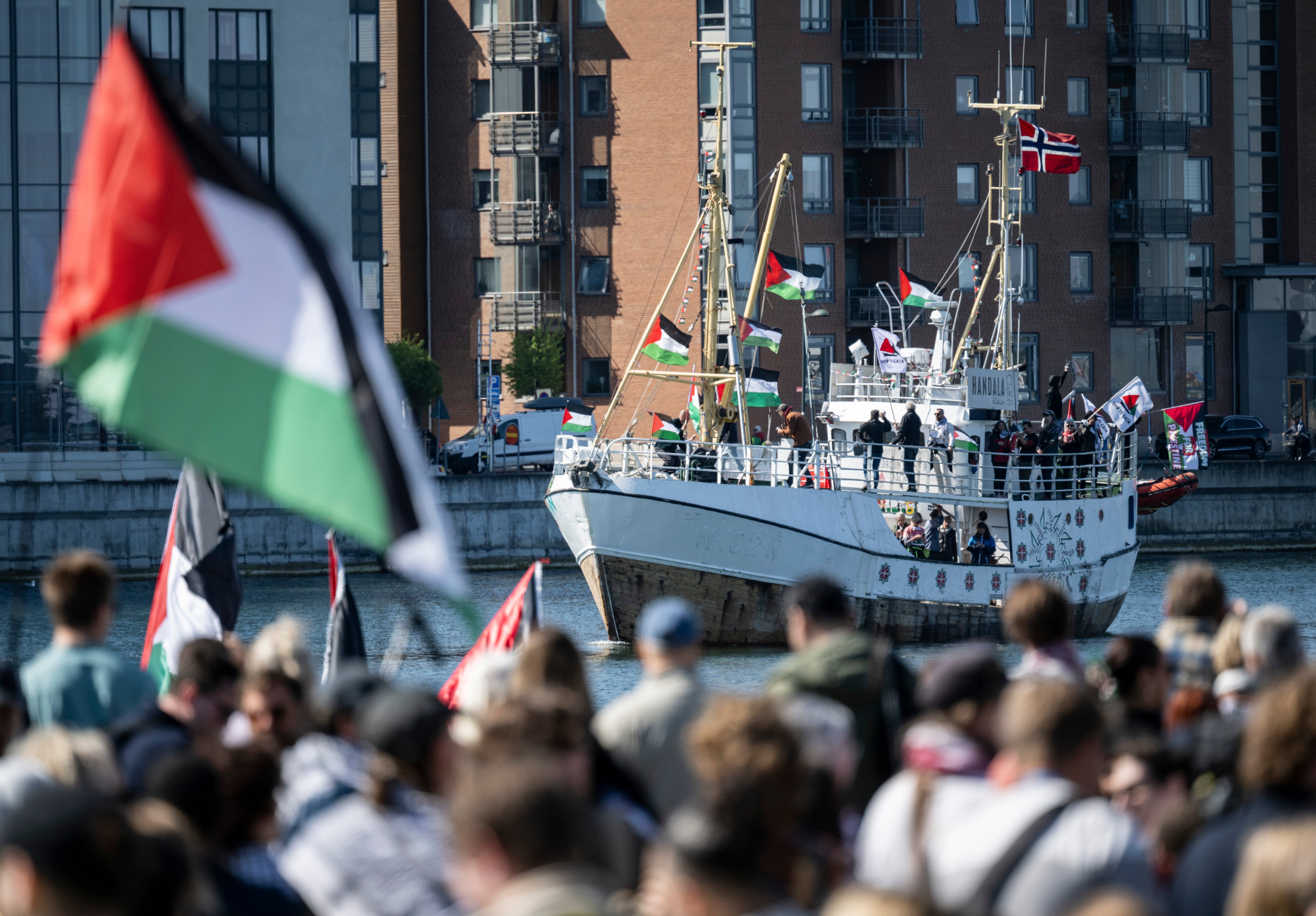 Mideast Wars Aid Ship Seized