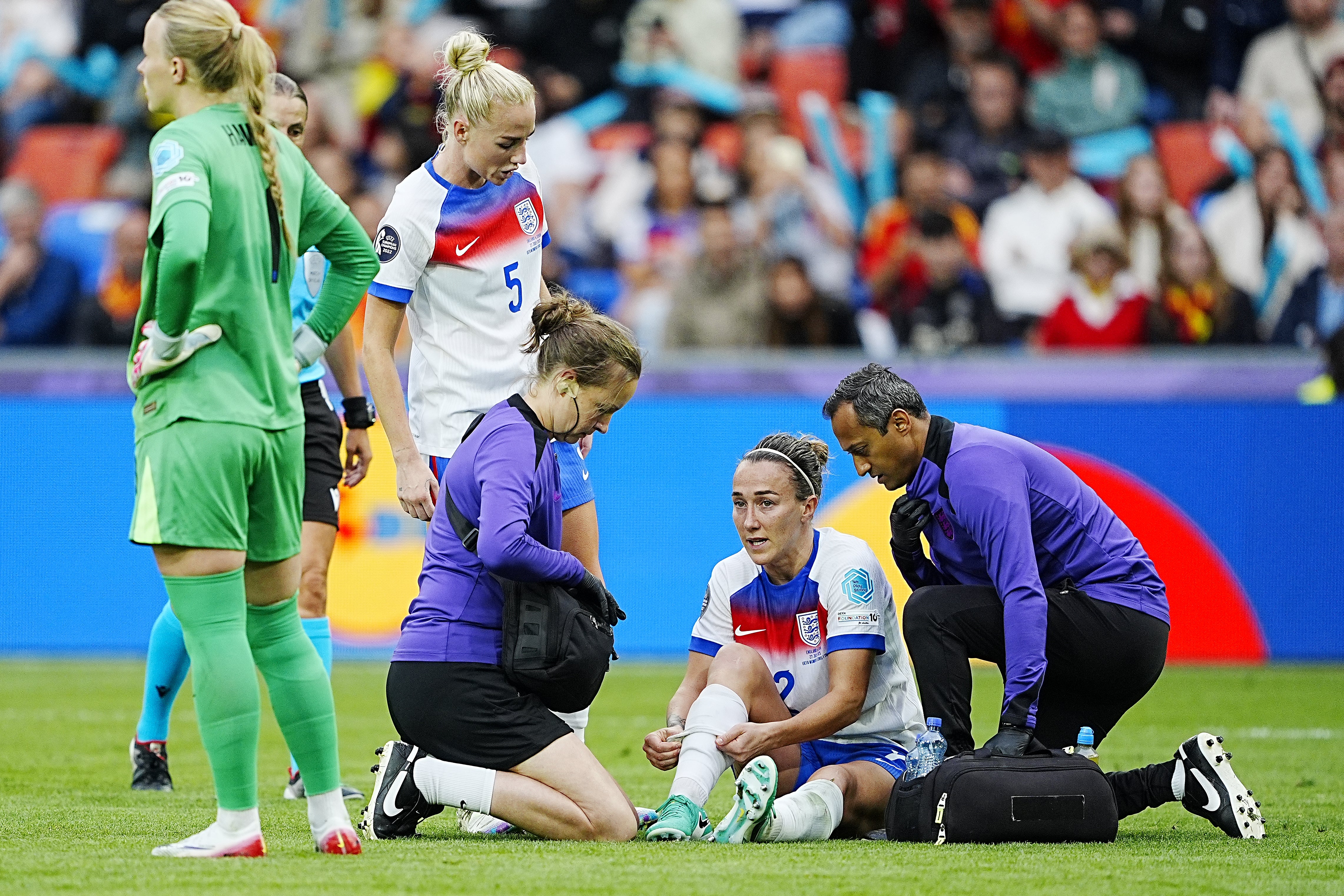 Lucy Bronze was forced off due to a different injury during the final