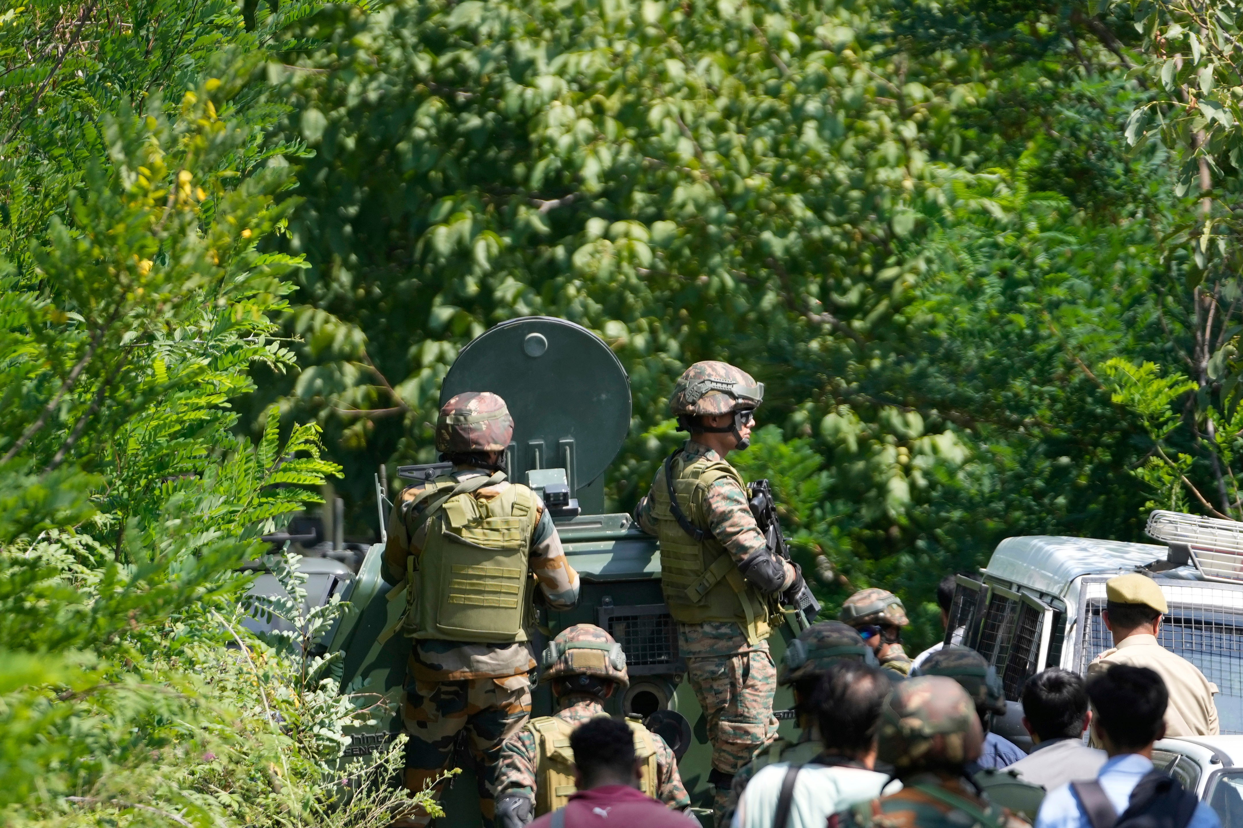 India Kashmir Gunbattle