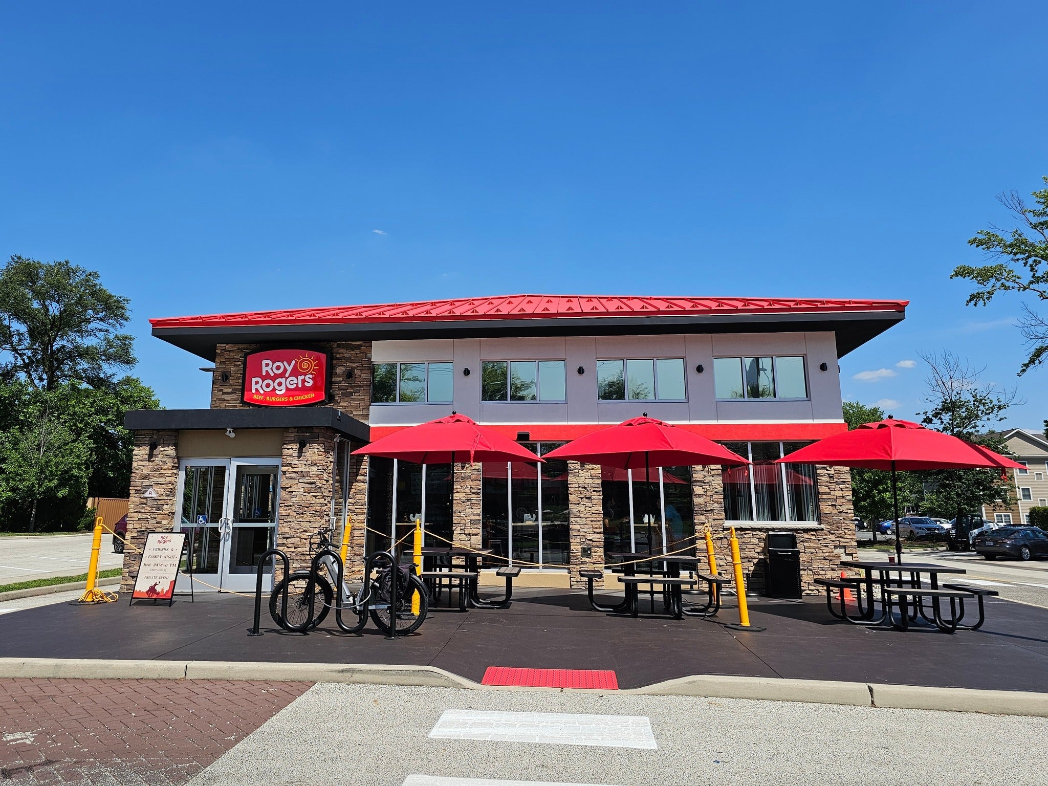 Roy Rogers appears to be making a comeback. The old-school fast food chain opened a brand new location this summer in New Jersey.