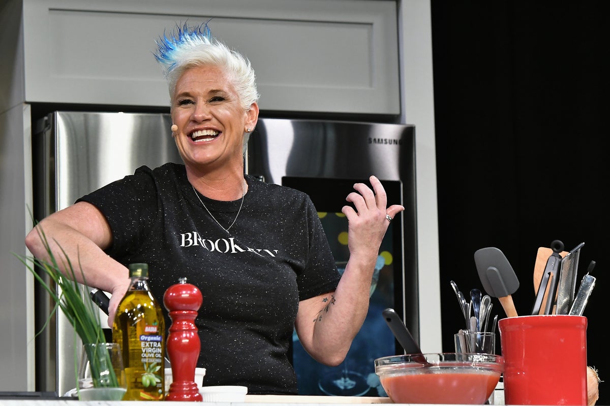 Anne Burrell fans ‘shocked’ by ‘5-second tribute’ to late star during Worst Cooks premiere
