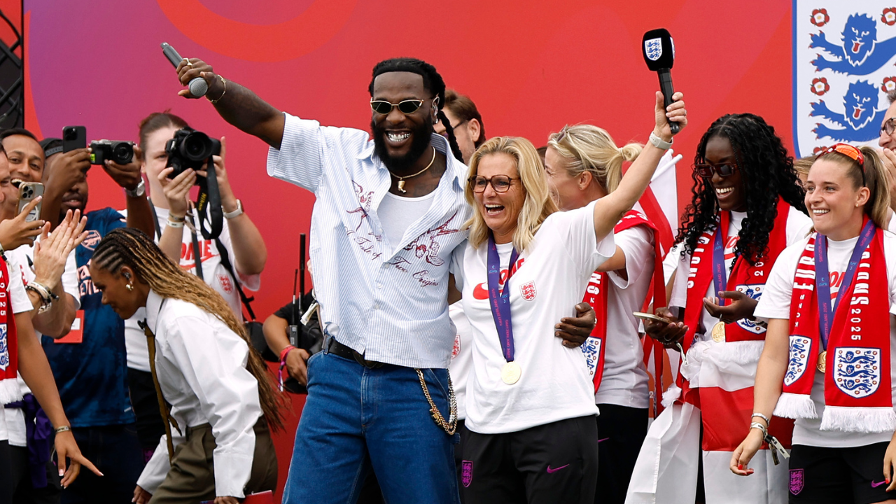 England manager Sarina Wiegman sings and dances with Burna Boy at Euro 2025 victory parade