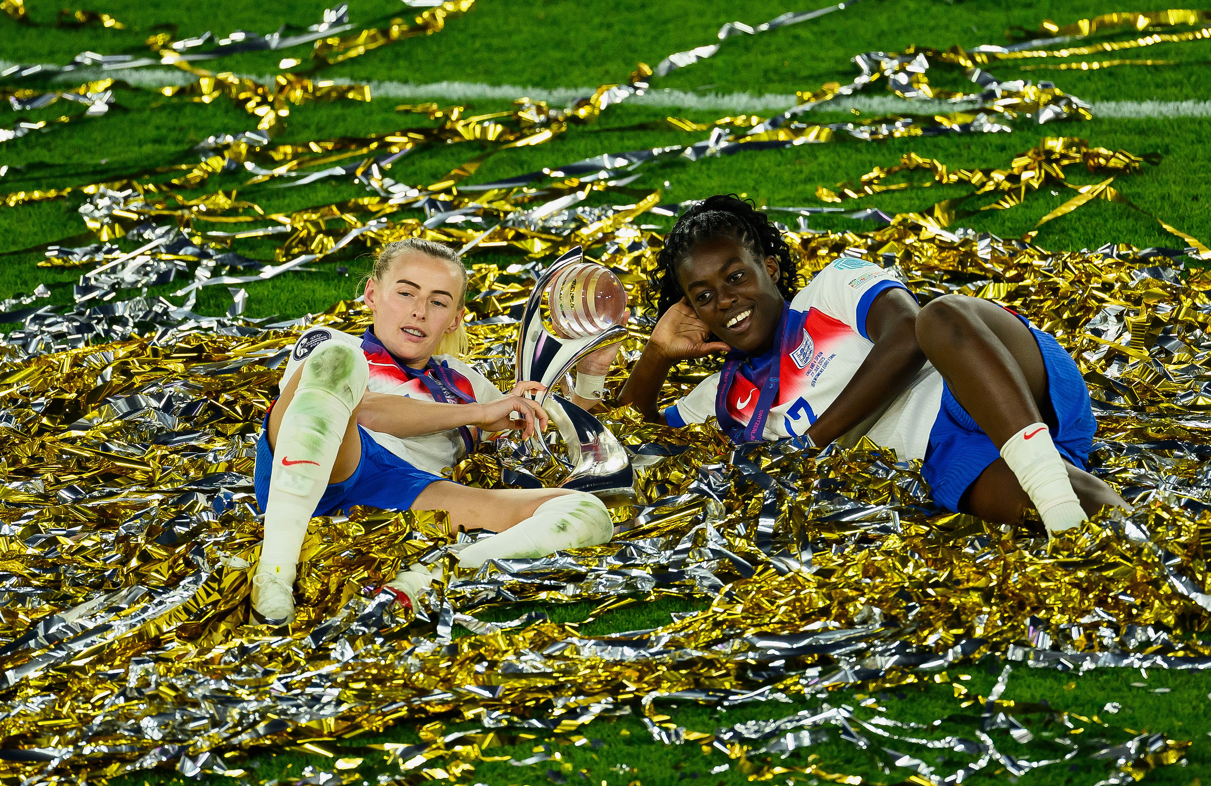 Kelly and Michelle Agyemang with the Euro 2025 trophy