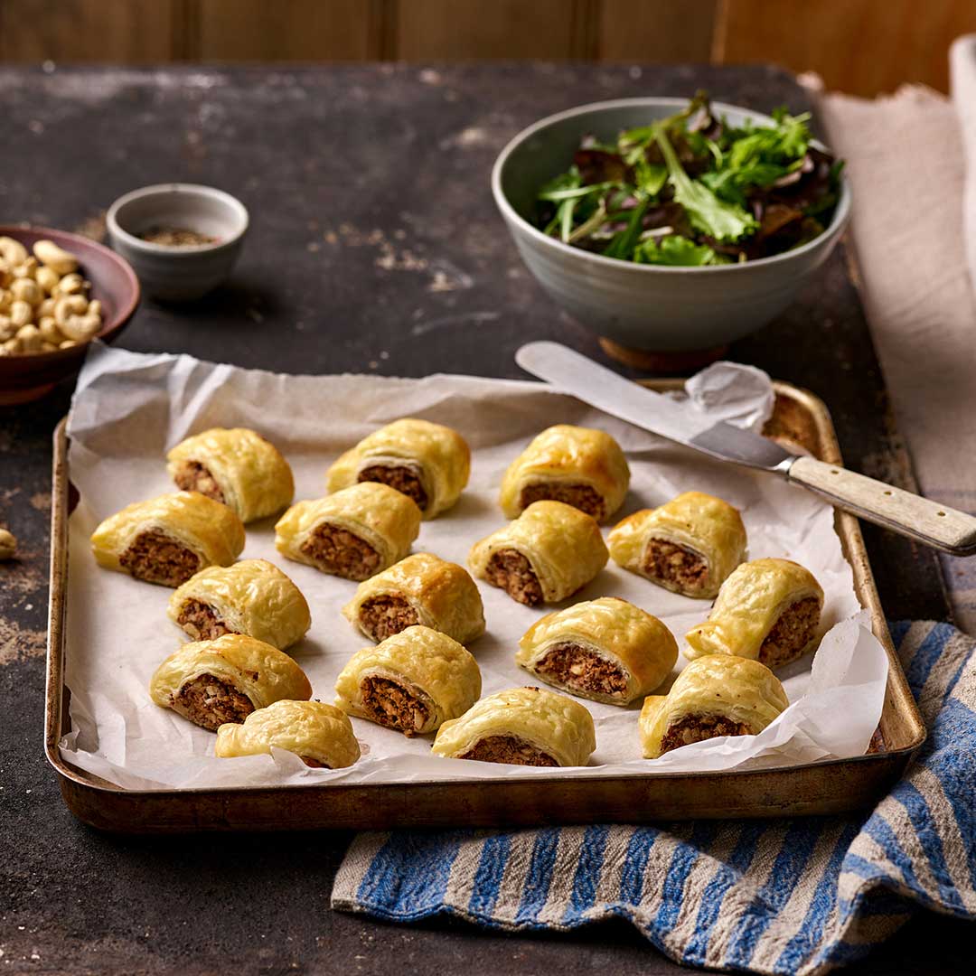 Flaky, golden pastry wrapped around a savoury plant-based filling – ideal for non-meat eaters