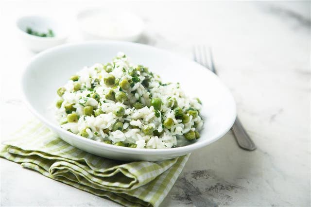 <p>Who says risotto needs constant stirring? This microwave method delivers creamy results without the sweat – perfect for small kitchens on hot days</p>