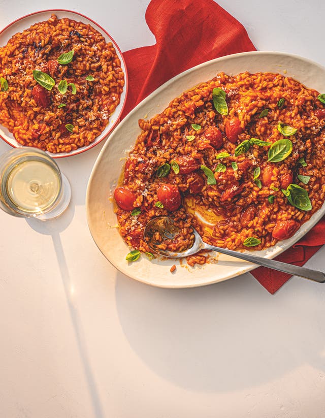 <p>A hands-off risotto that proves tomatoes don’t need much fuss – perfect for feeding a hungry crowd without hovering over the stove</p>