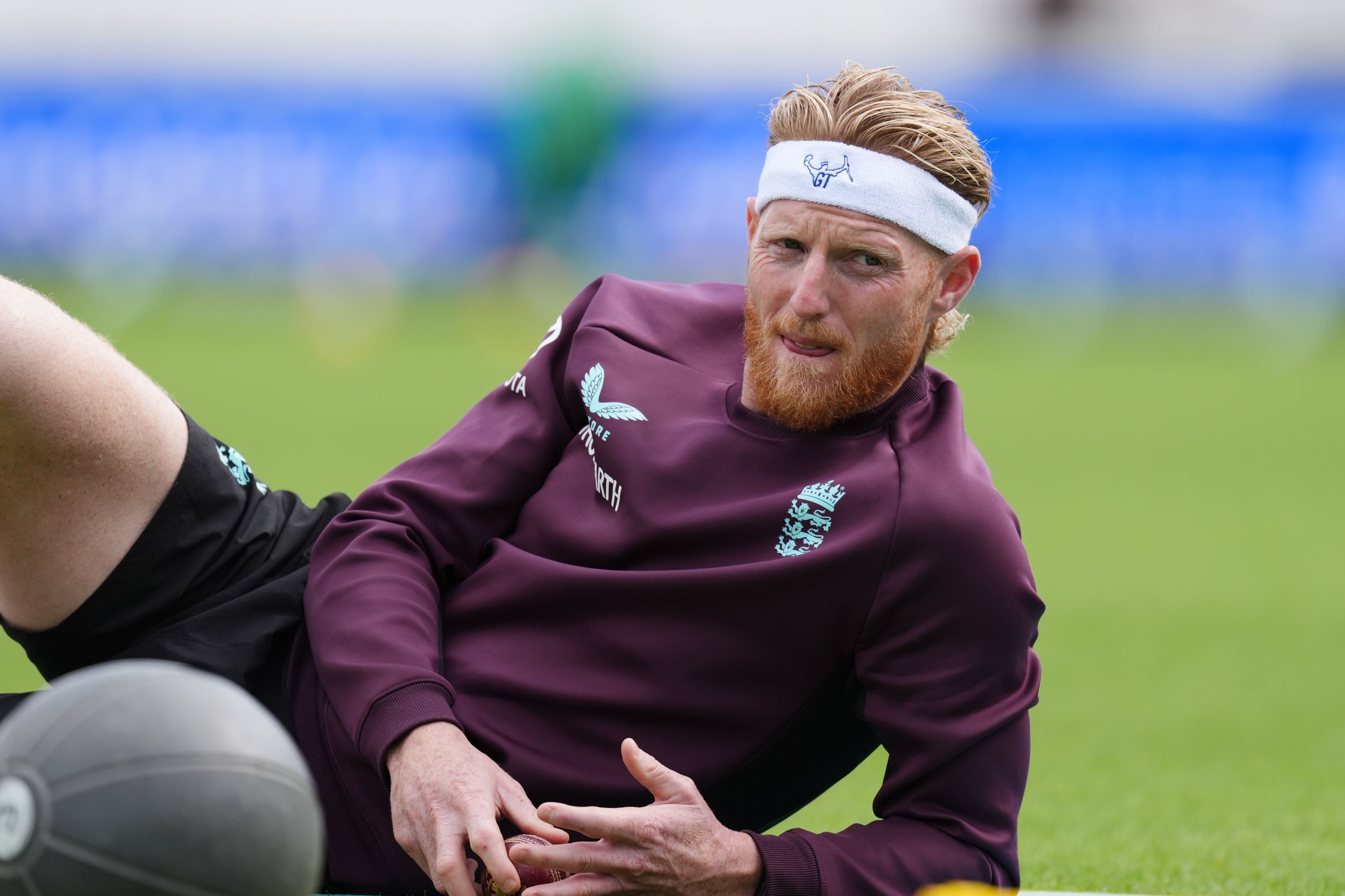 England players and fans don white headbands in memory of Graham Thorpe
