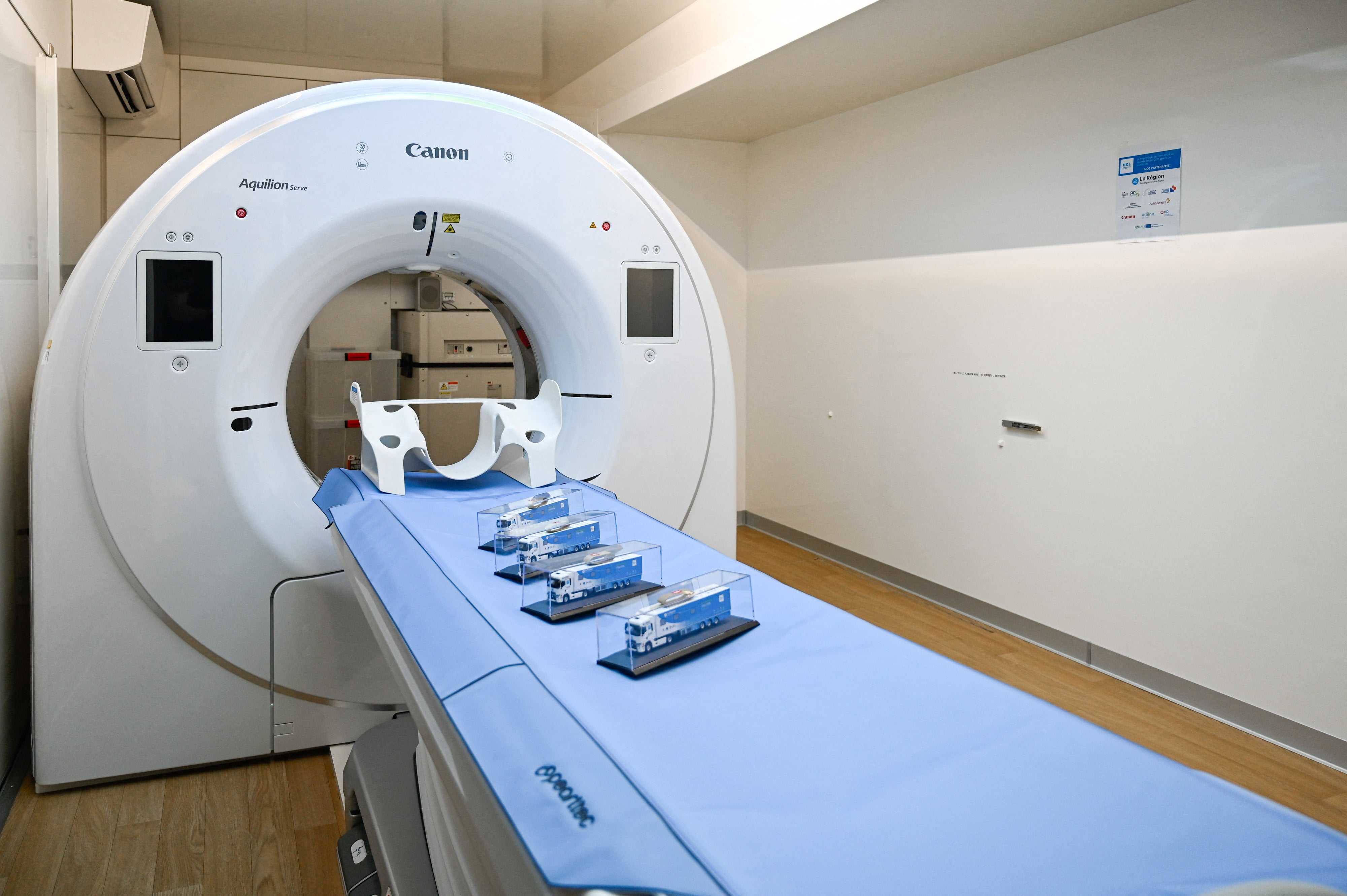 A biopsy is the most definitive way to confirm a lung cancer diagnosis