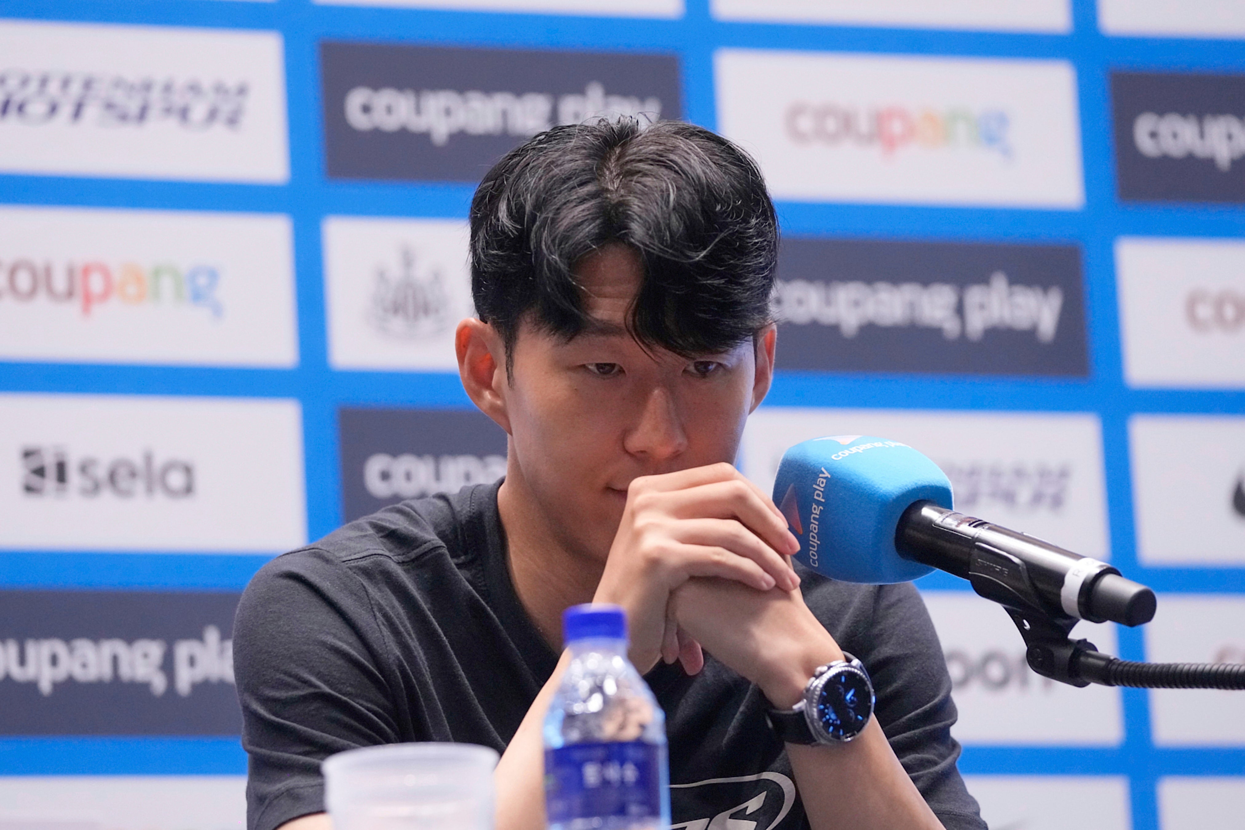 Emocionální syn Heung Min potvrdil, že opouští Spurs