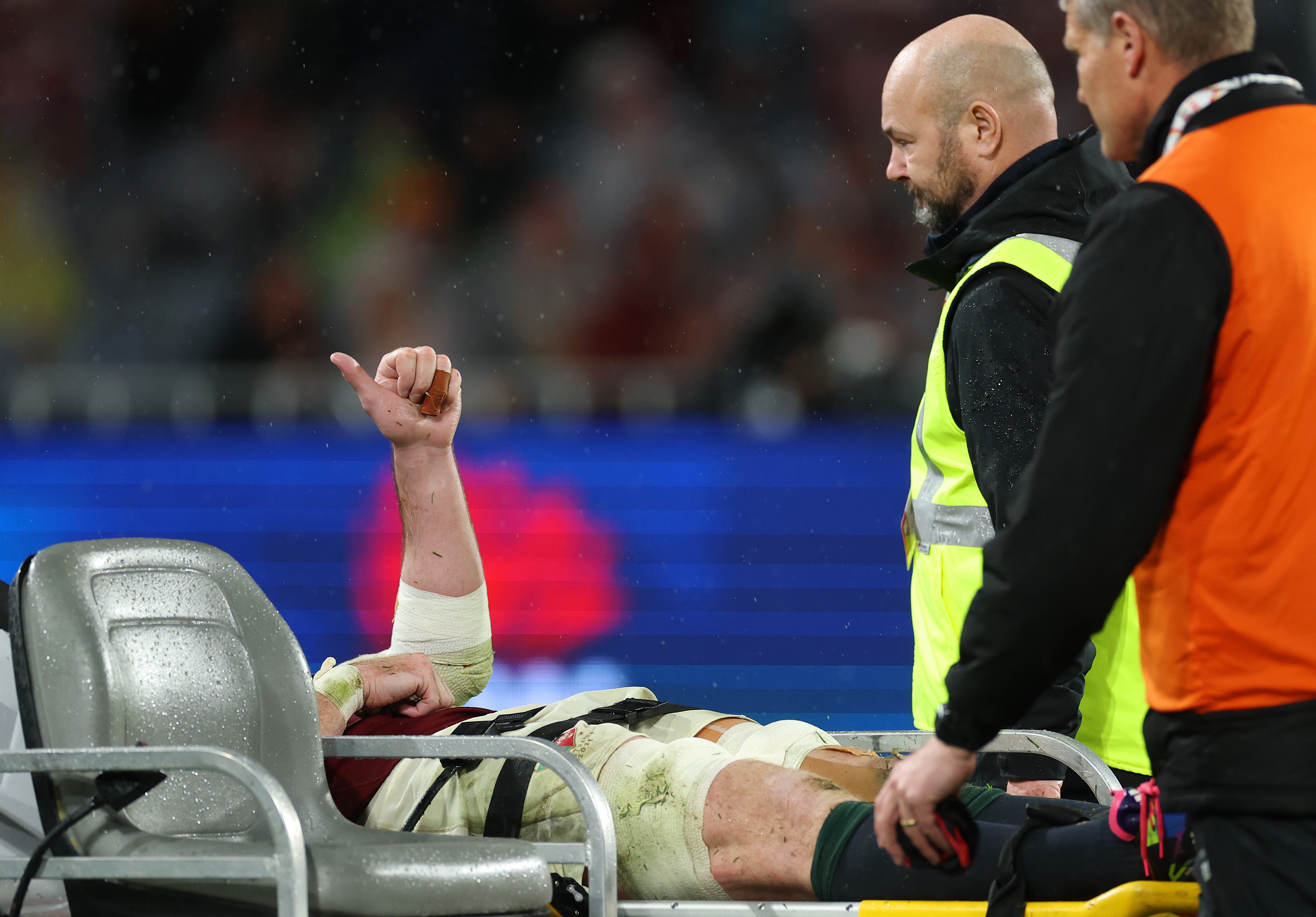 James Ryan z Britů a irských lvů gesta s palec nahoru