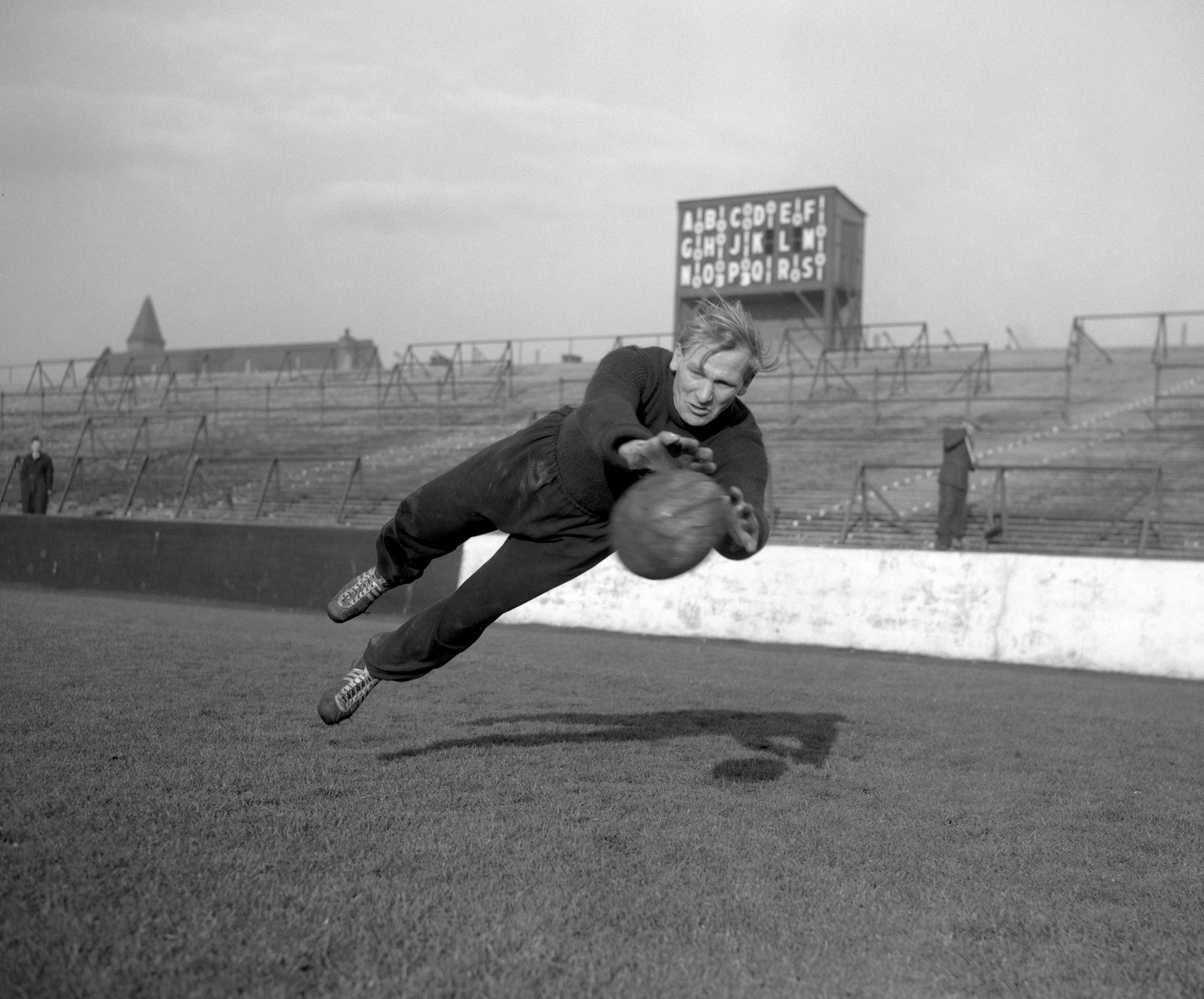 Bert Trautmann played in an FA Cup final with a broken neck
