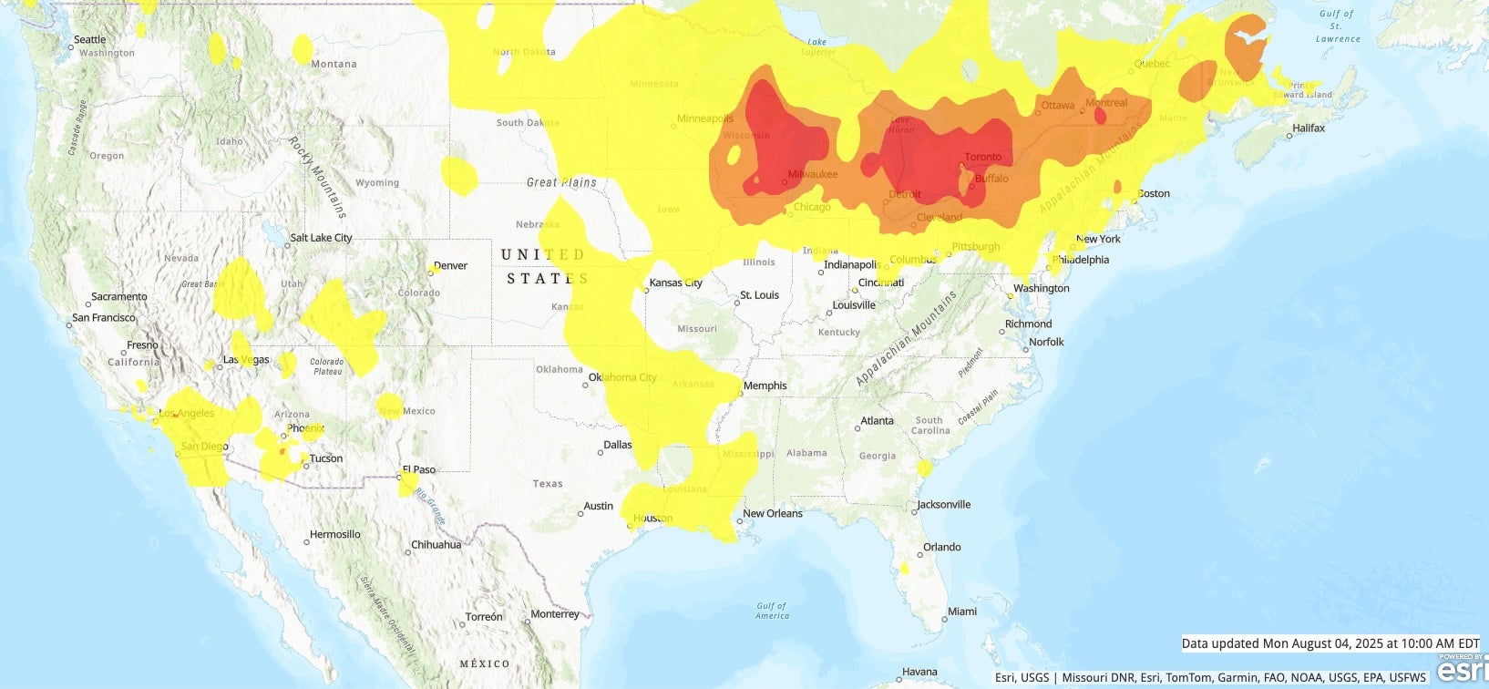 A map shows where air quality is the worst across the U.S. on Monday morning. Wildfire smoking has forced forecasters to issue air quality alerts in several states, including Michigan and New York