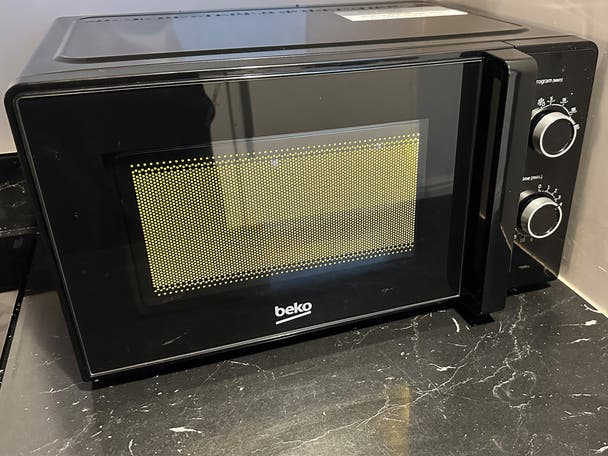 Beko 700W 20l compact microwave
