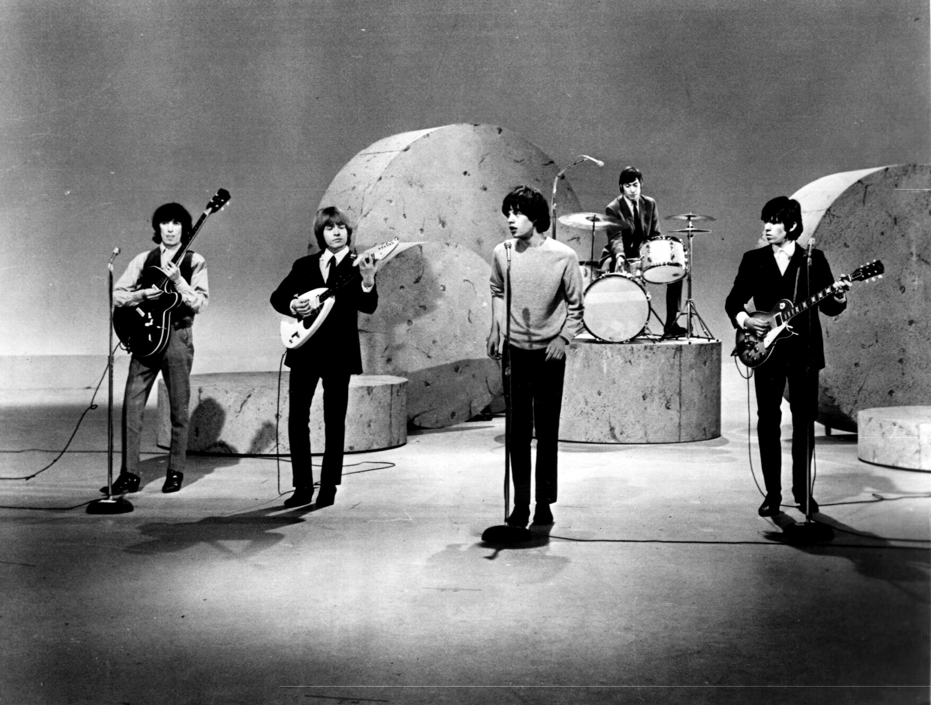 Richards (far right) playing the Les Paul on ‘The Ed Sullivan Show’ in 1964