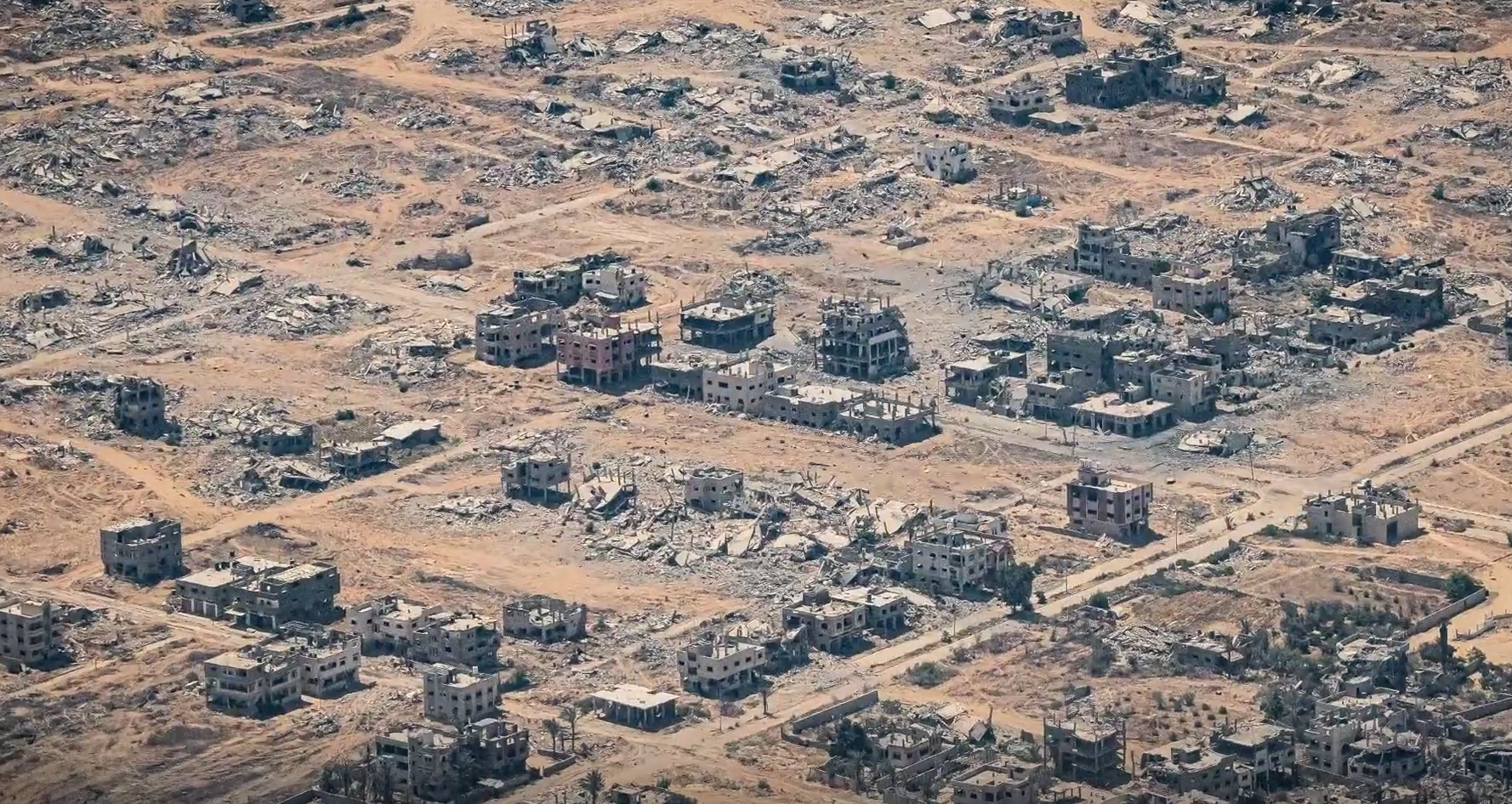 The Independent’s chief foreign correspondent Bel Trew recorded a view of a demolished Gaza from a Jordanian military plane