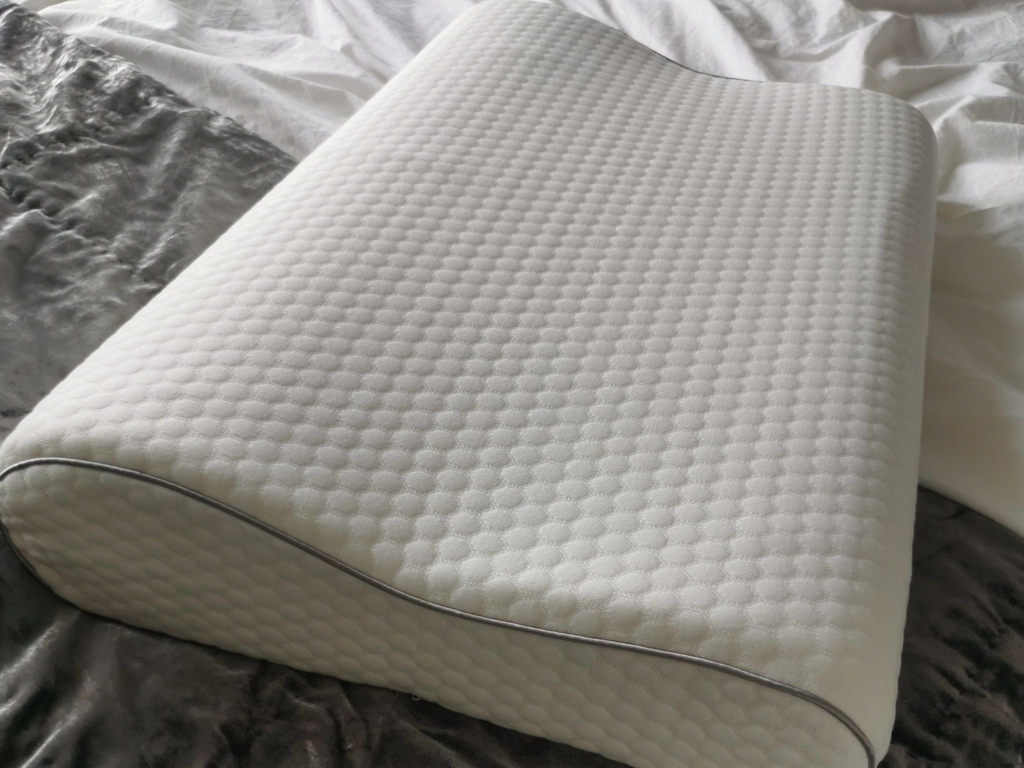 Testing the Dusk memory foam contour pillow