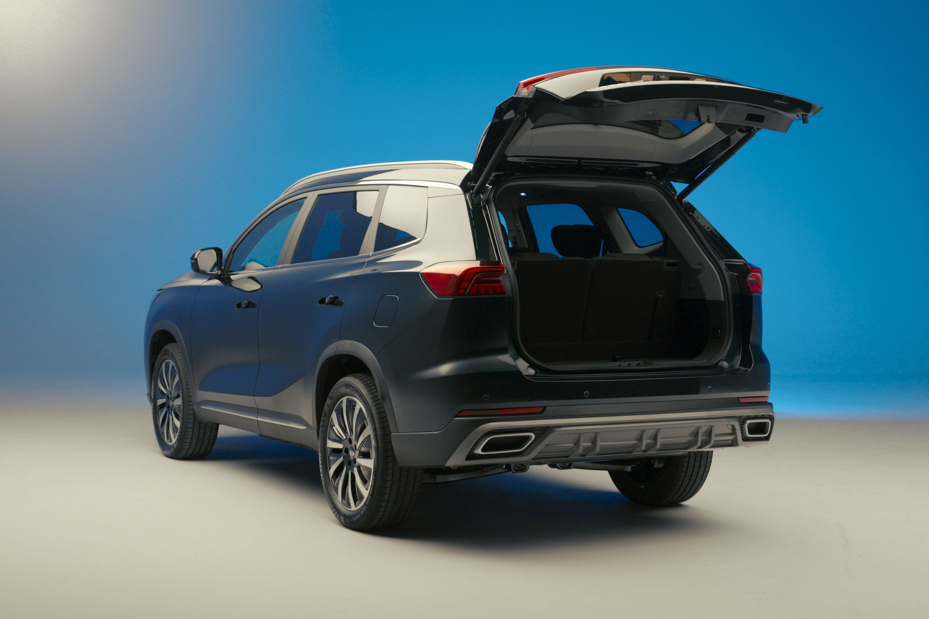 The Chery Tiggo 8 promises 5+2 seating and a maximum 1,930 litres of luggage space