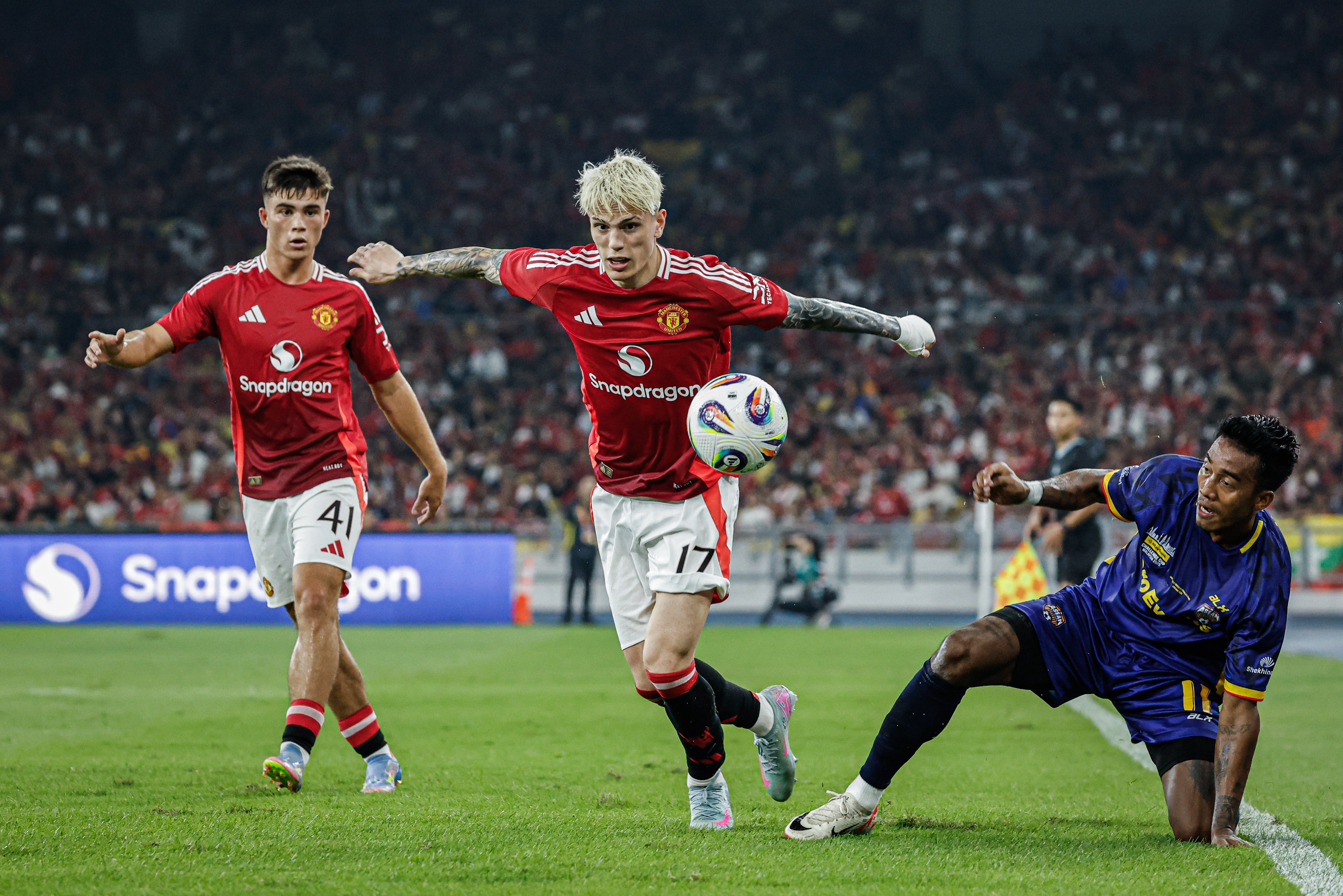 Alejandro Garnacho wants to leave Old Trafford this summer but others, such as Antony, are ahead of him in the exit column