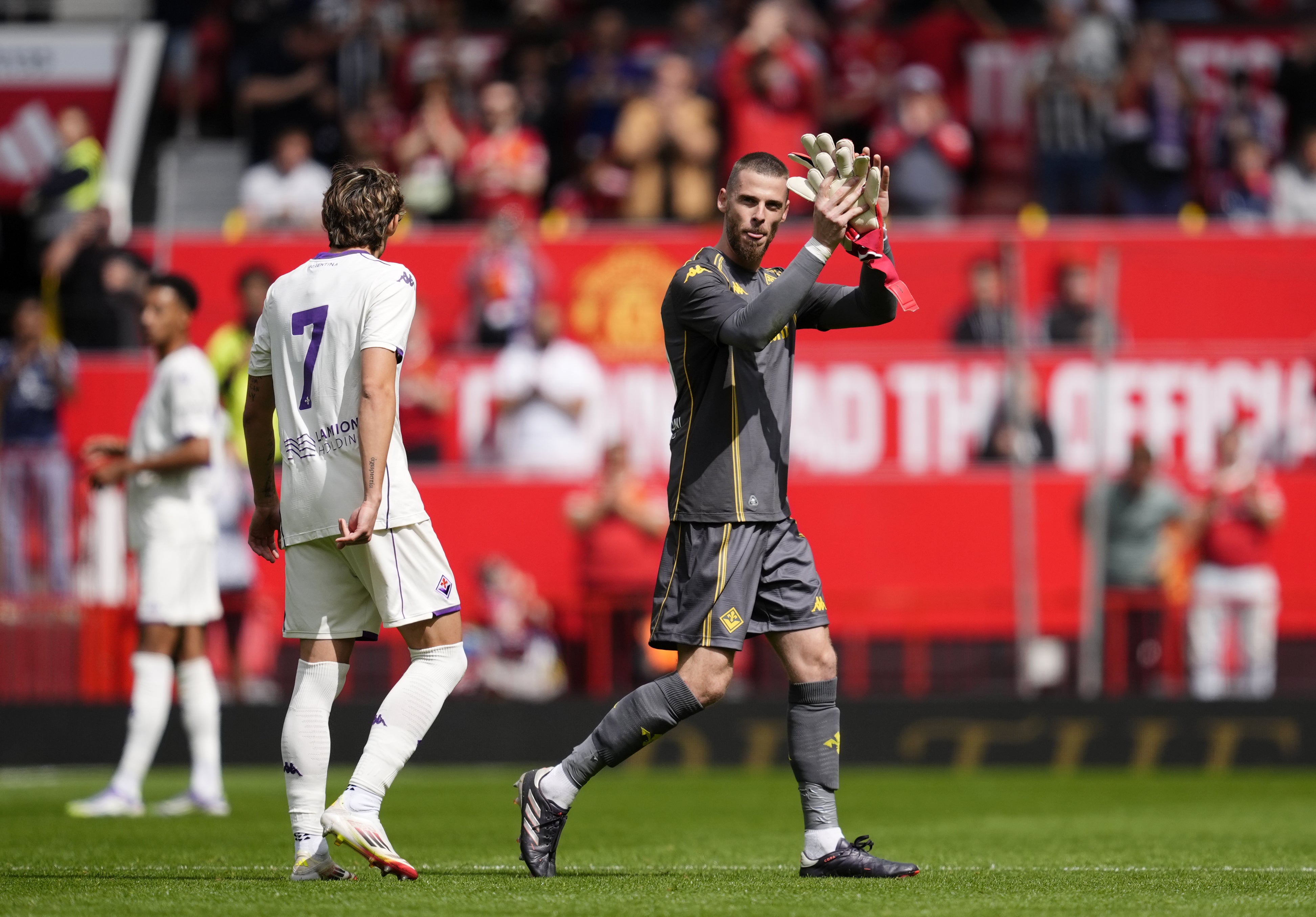 David De Gea was given a standing ovation as he departed
