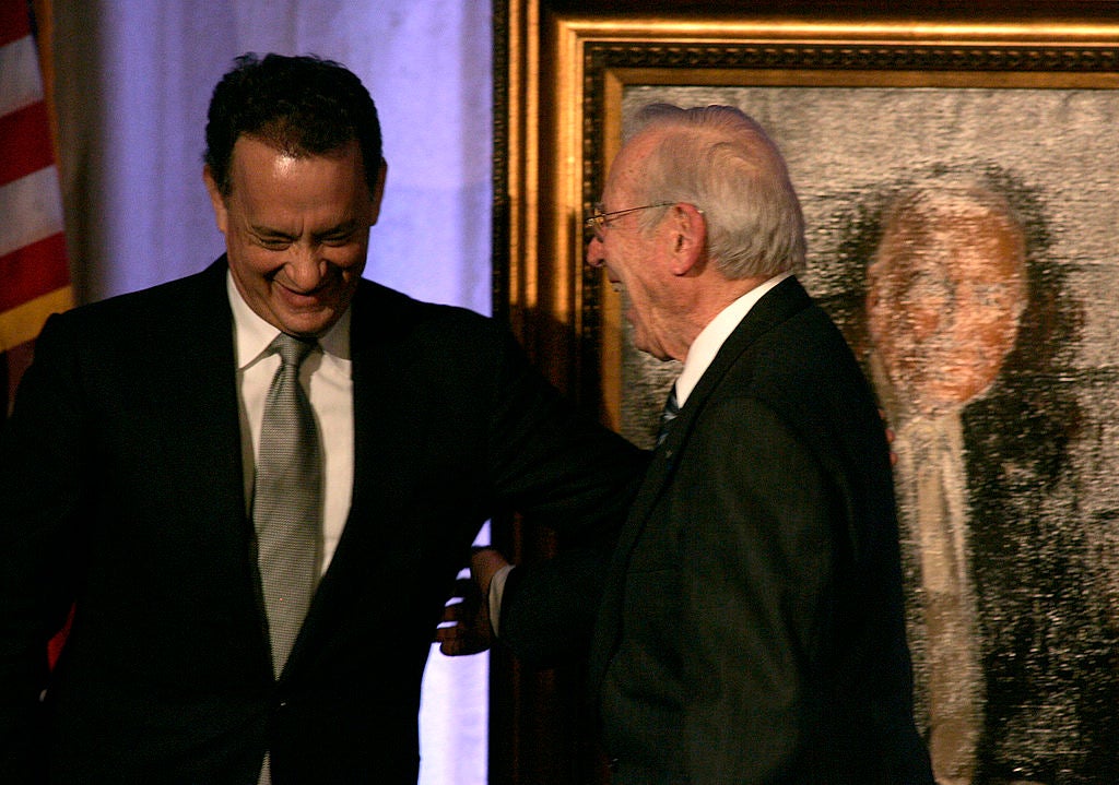 Hanks with Lovell after the latter accepted the Lincoln Leadership prize in 2010