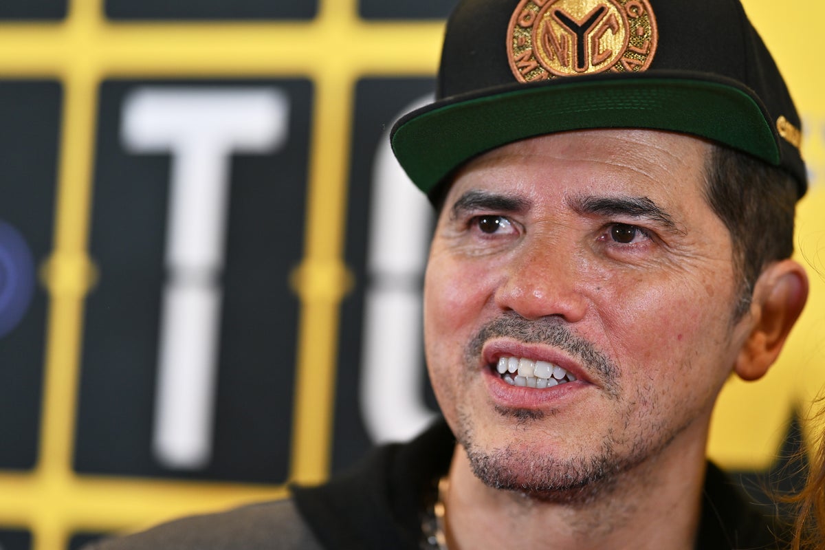 Image for article John Leguizamo brands Superman actor Dean Cain a moron over ICE announcement