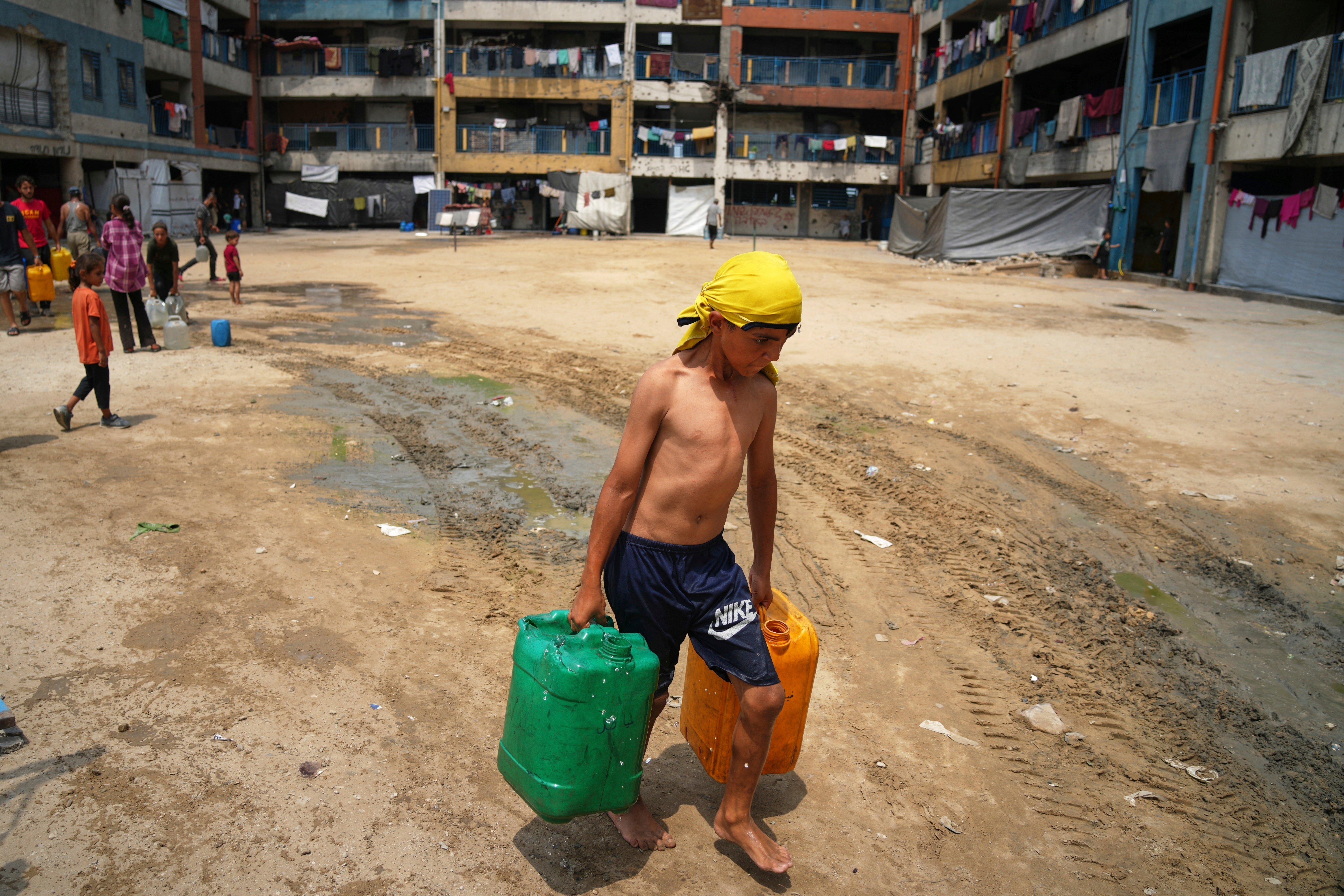 APTOPIX Israel Palestinians Gaza Heat Water