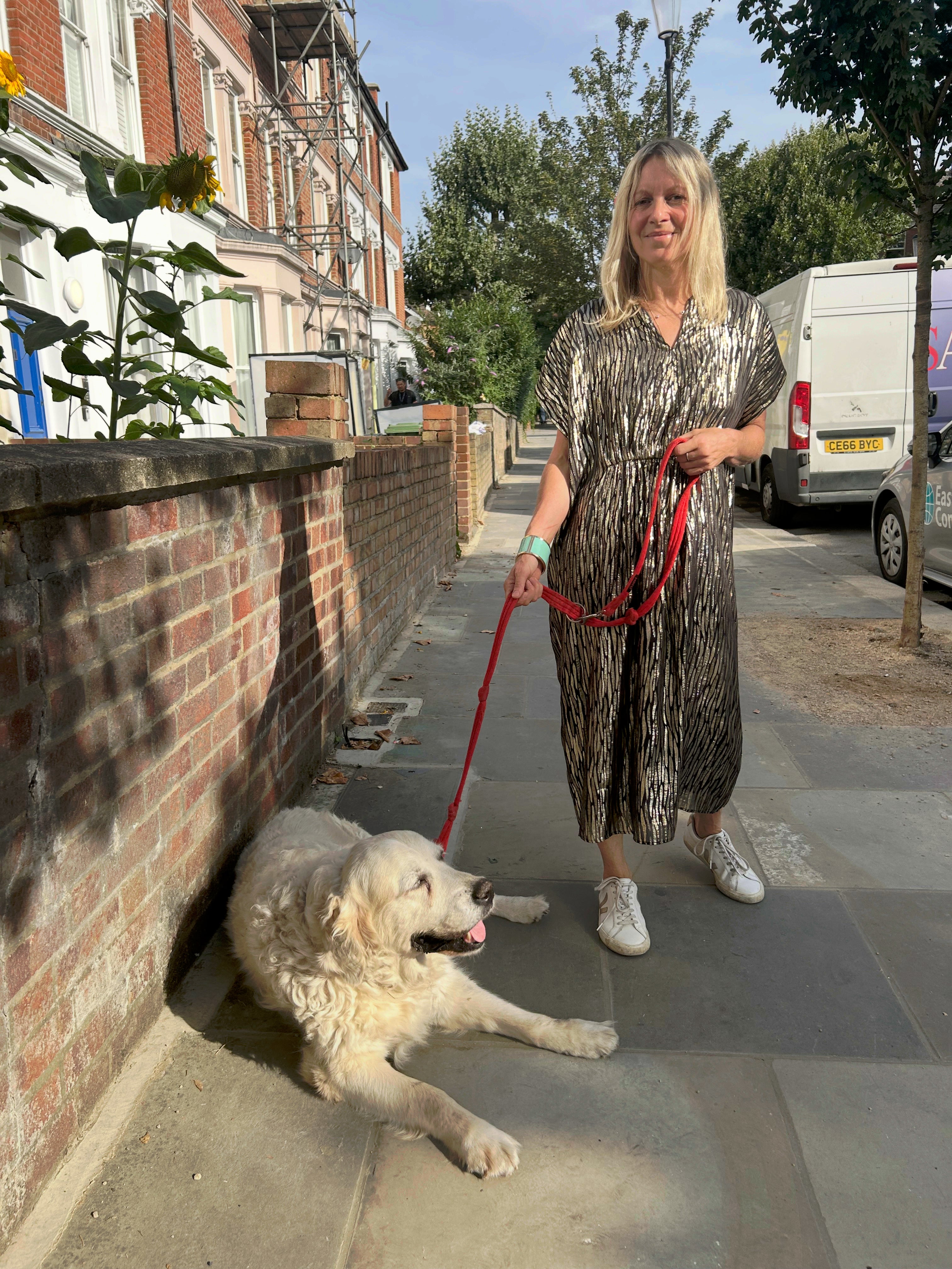 Rozhodl jsem se inspirovat sbírkou Karla Lagerfelda 2018/2019 pro Chanel, která byla plná zlatých odstínů a přikývl na starověký Egypt, aby se projevil hojnost