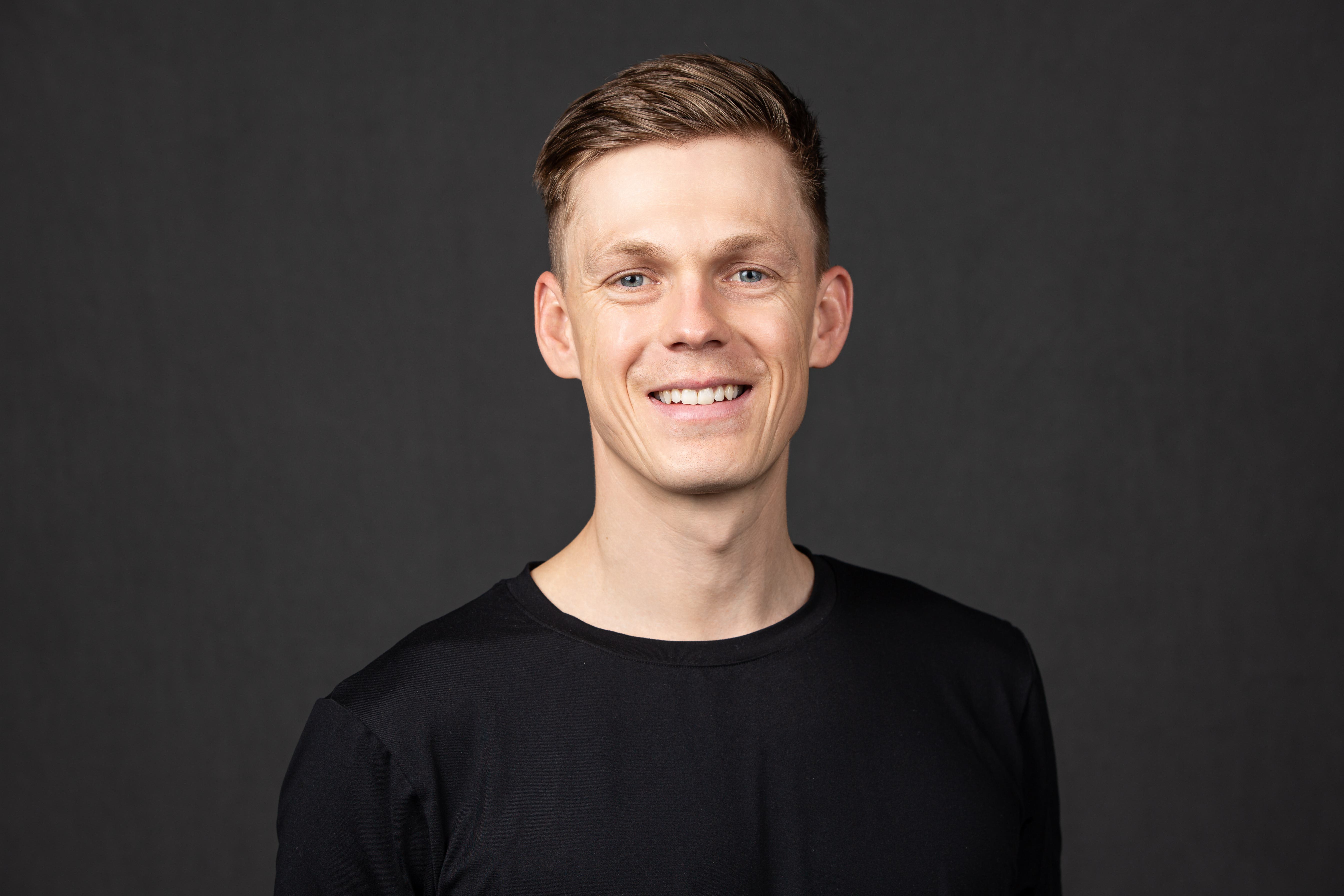 Youtuber Caspar Lee shares his investing journey and tips for beginners