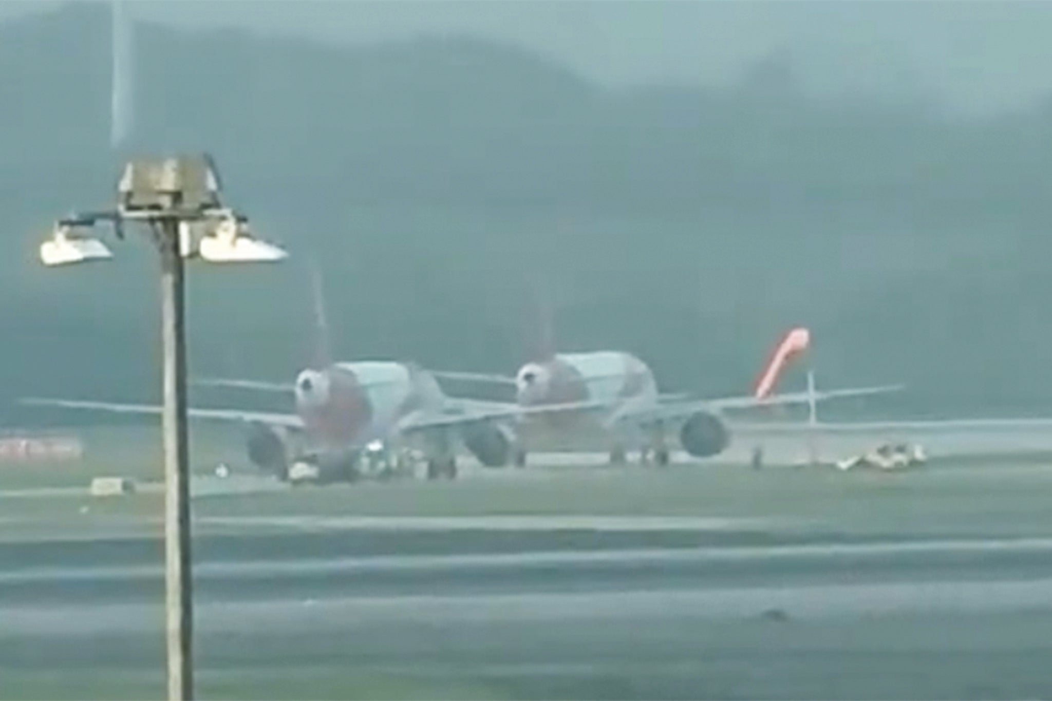 The wing tips of two easyJet aircraft came into contact whilst taxiing to the runway