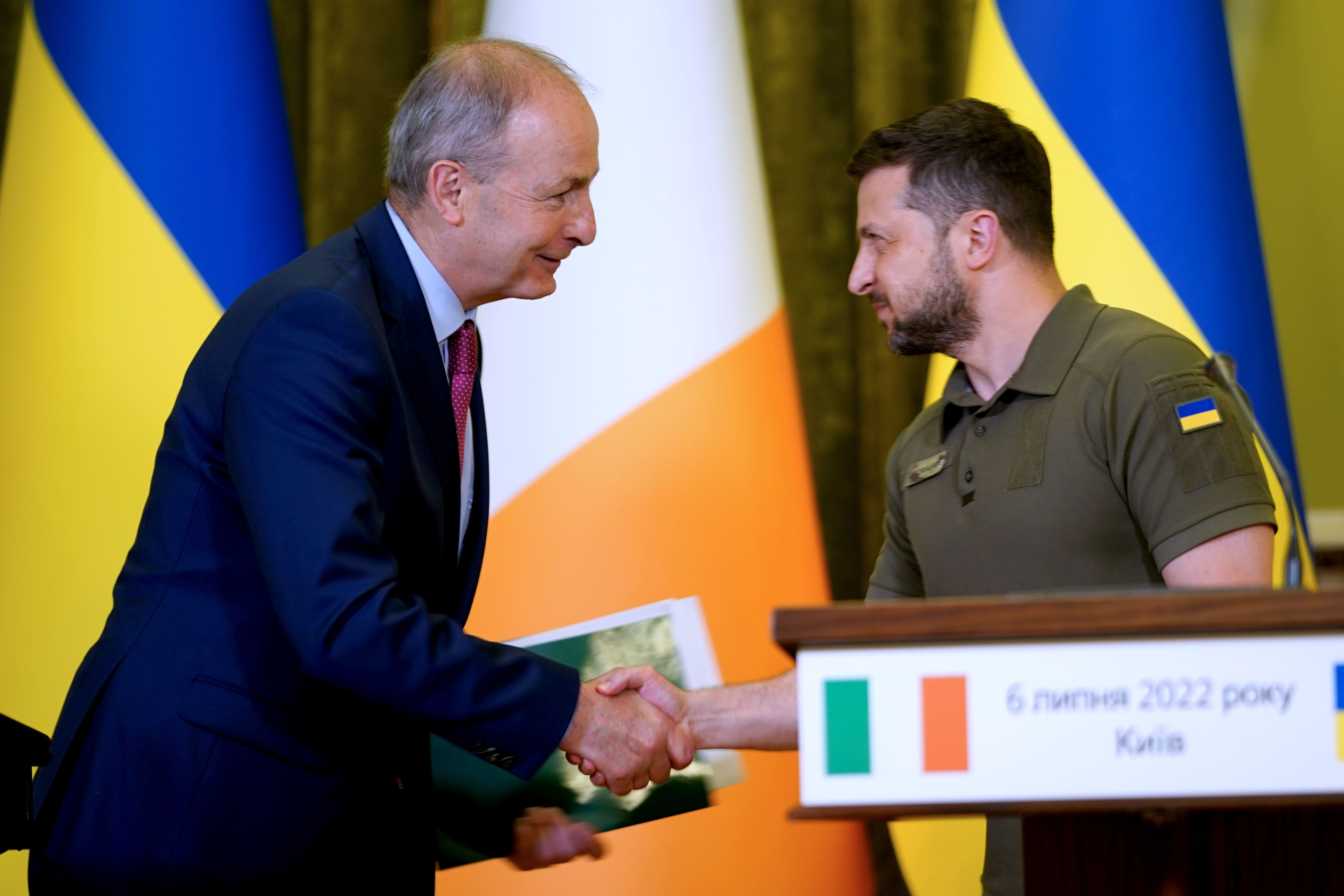 Ukrainian President Volodymyr Zelensky with Taoiseach Micheal Martin (Niall Carson/PA)